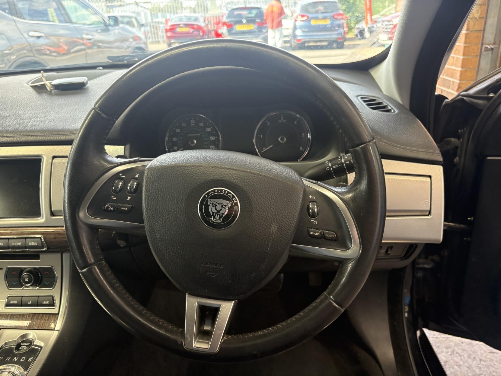 Jaguar XF - Image 14
