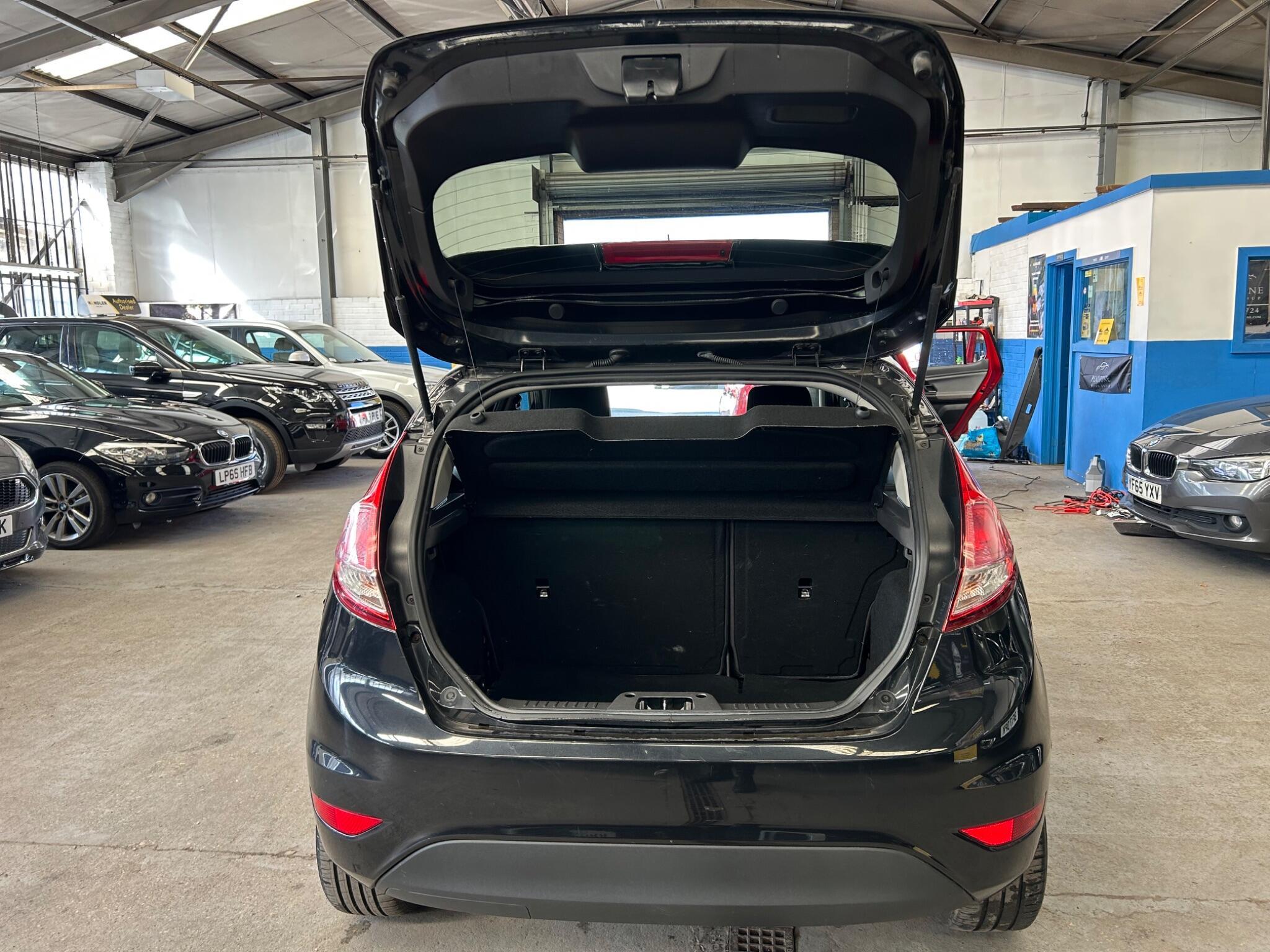 Ford Fiesta - Image 22