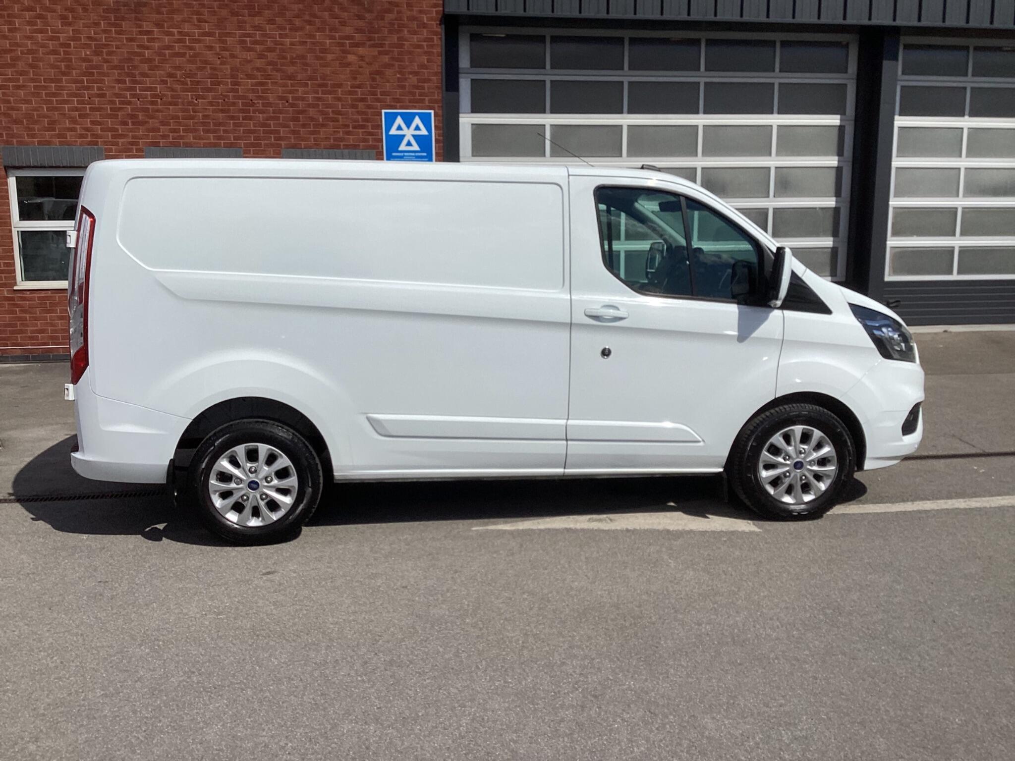 Ford Transit Custom - Image 8