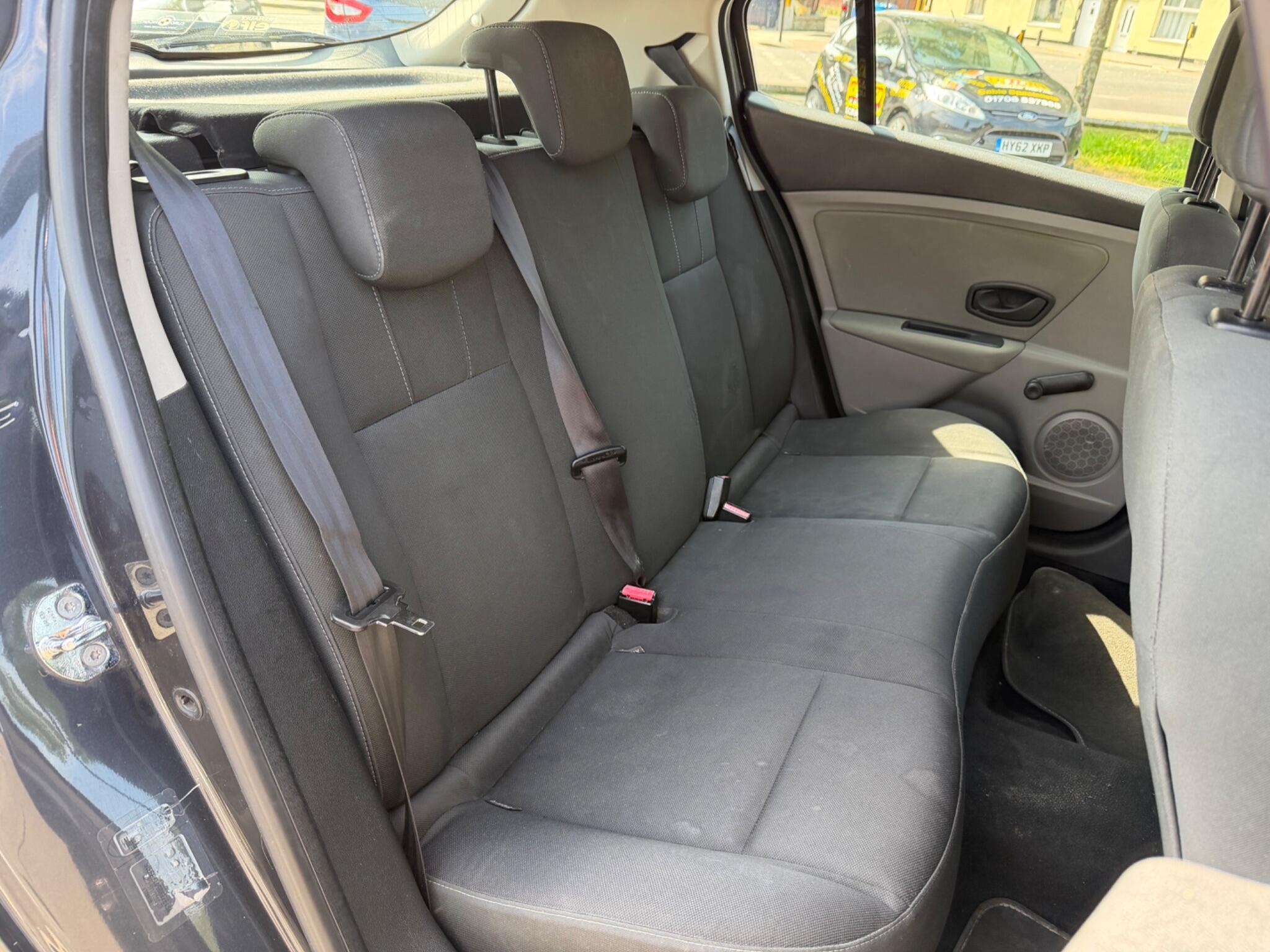 Renault Megane - Image 10