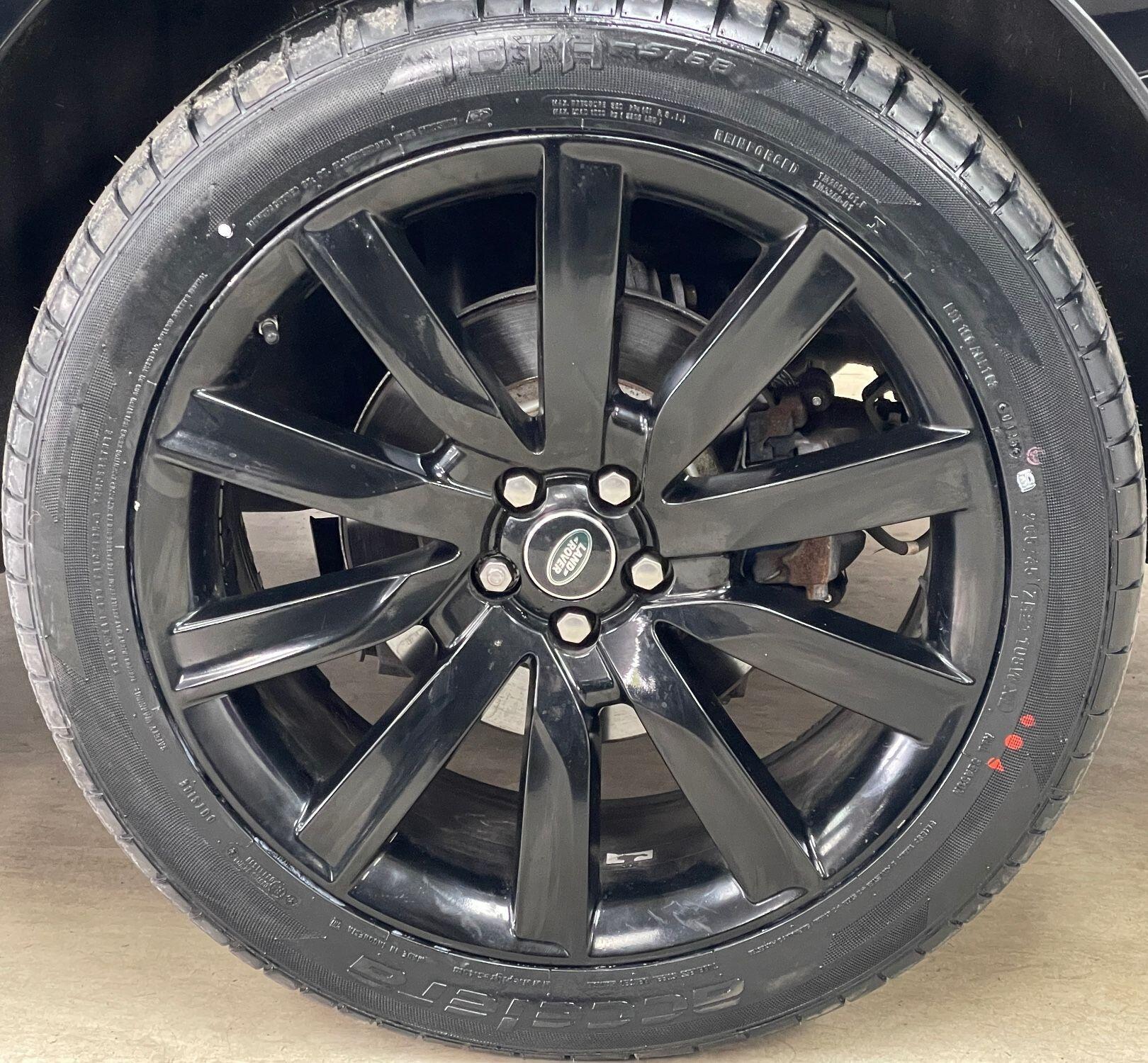 Land Rover Range Rover Velar - Image 16