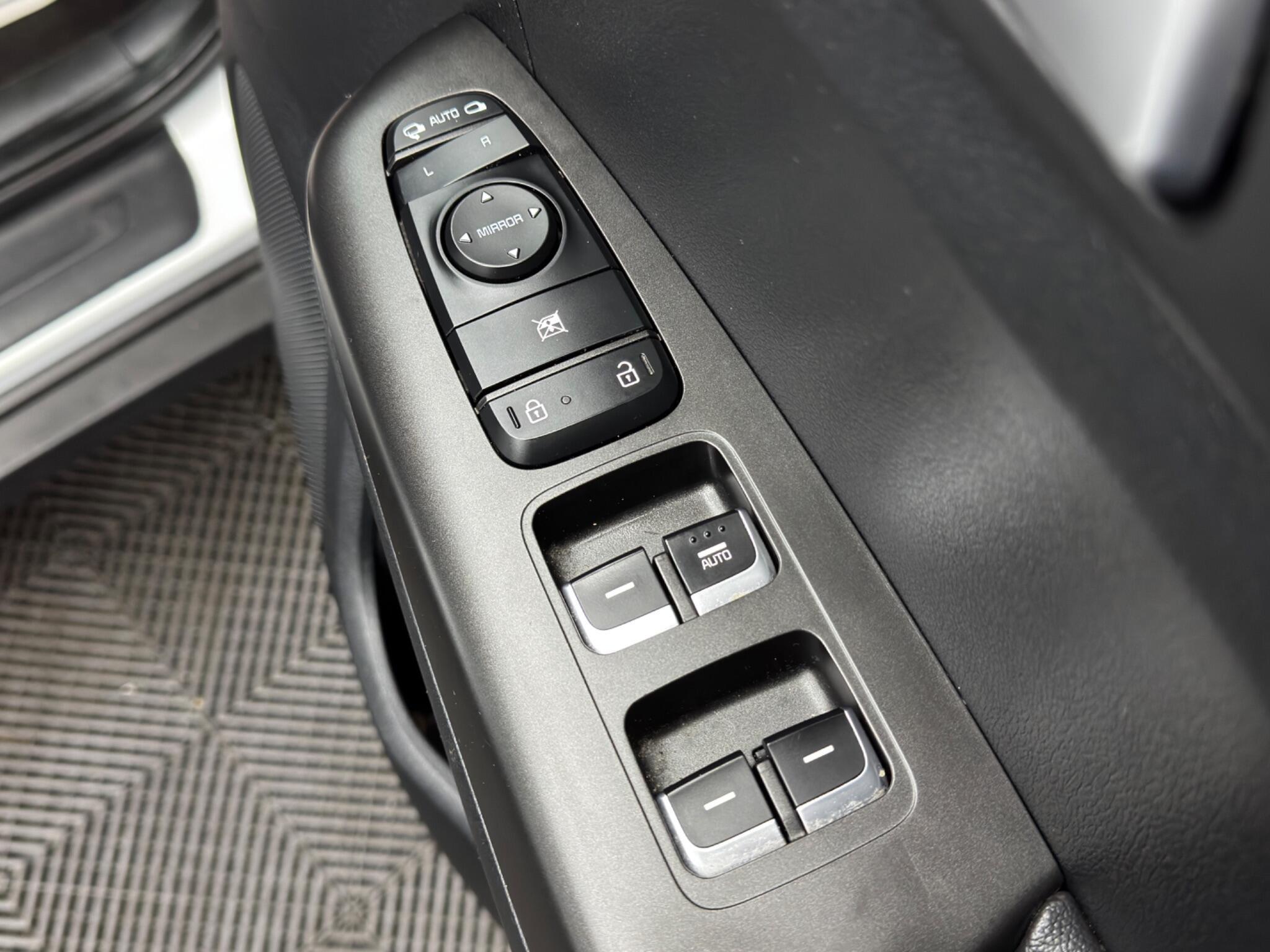 Kia Sportage - Image 37