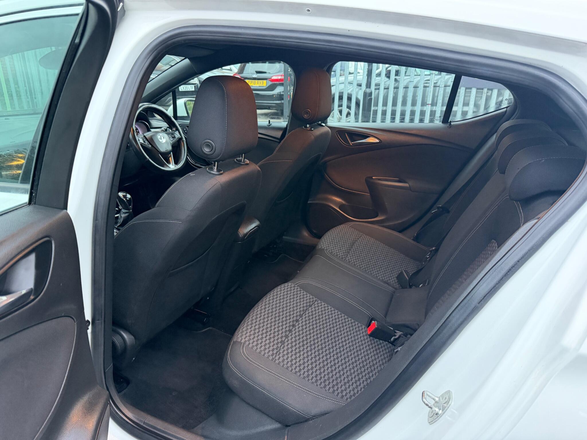 Vauxhall Astra - Image 32