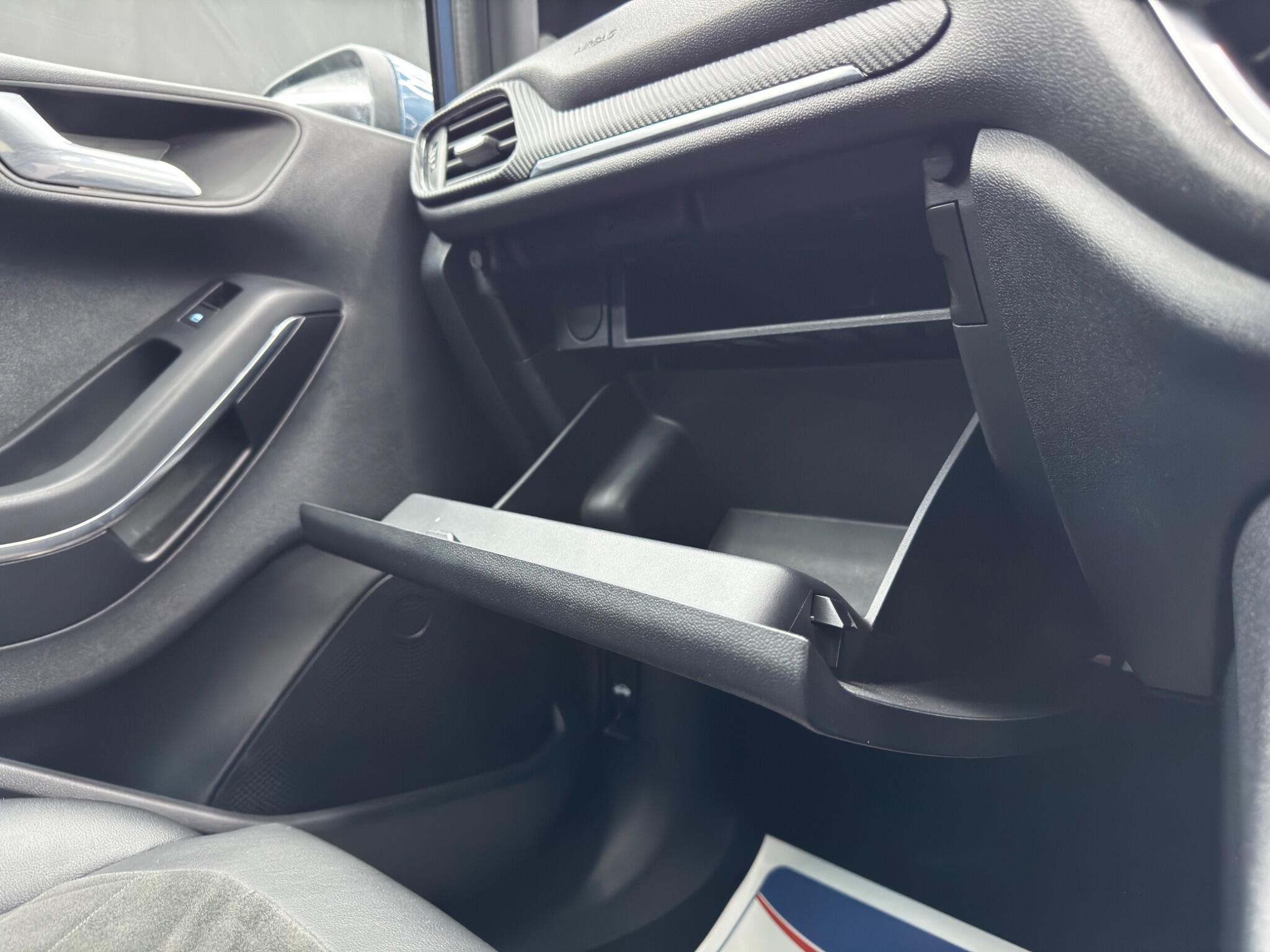 Ford Fiesta - Image 38