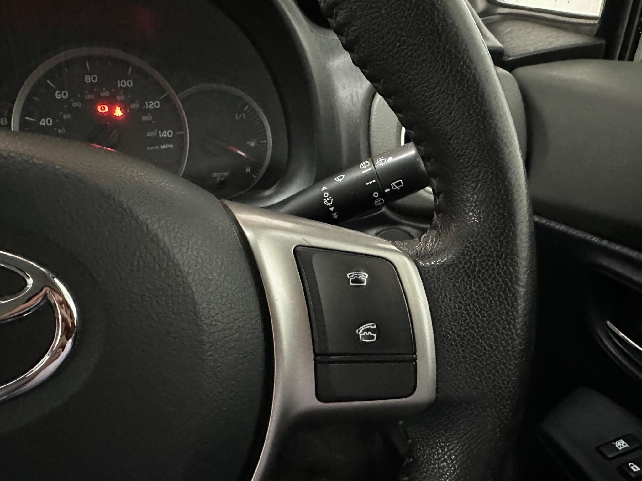 Toyota Yaris - Image 10