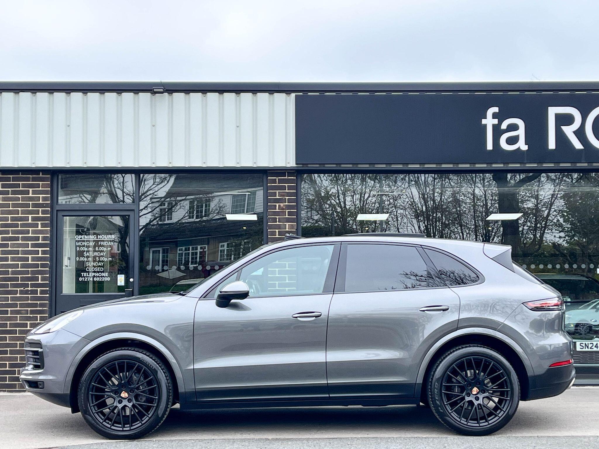Porsche Cayenne - Image 3