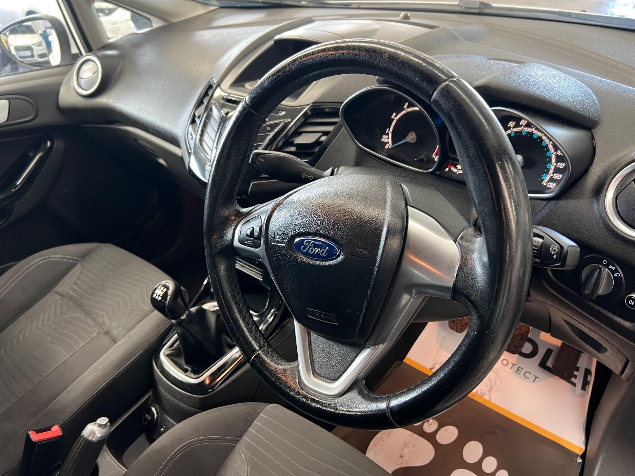 Ford Fiesta - Image 19