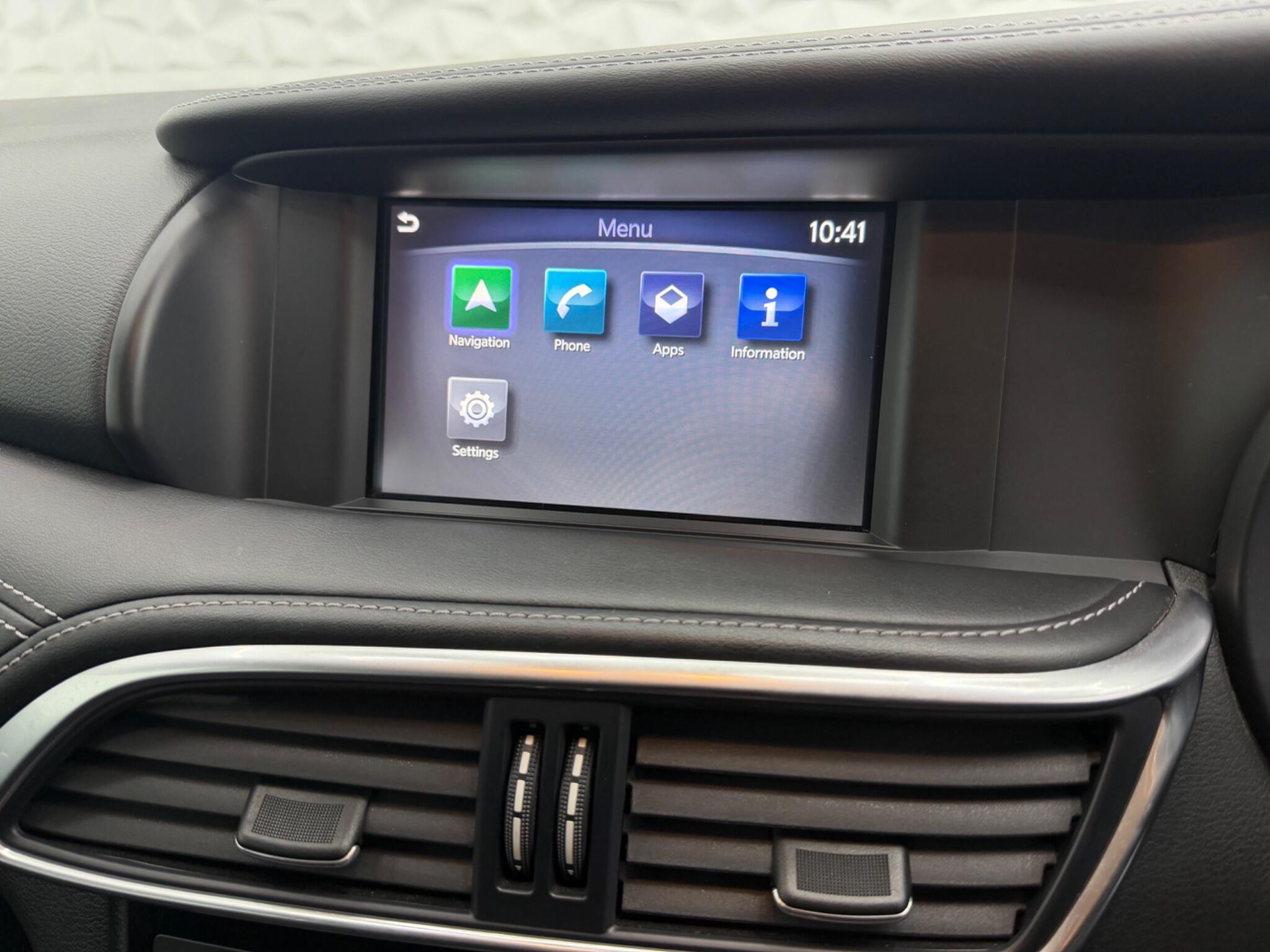 Infiniti Q30 - Image 22