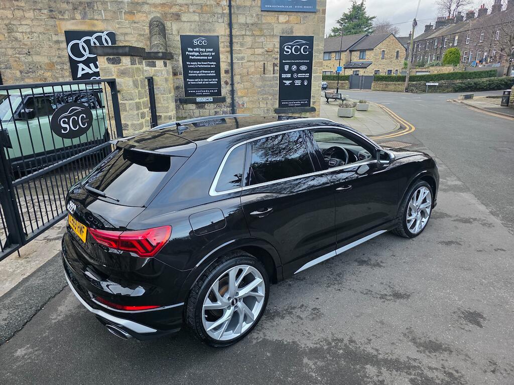 Audi RS Q3 - Image 11