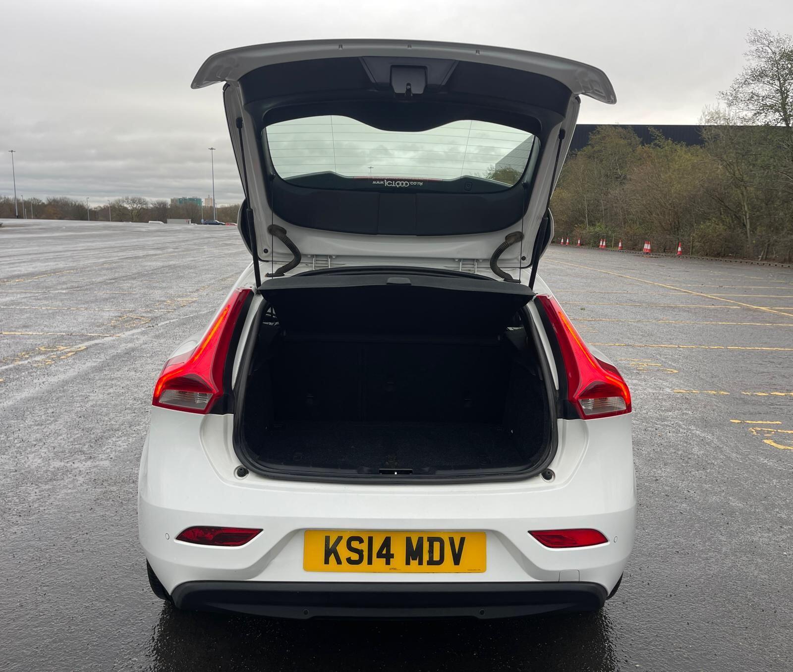 Volvo V40 - Image 42