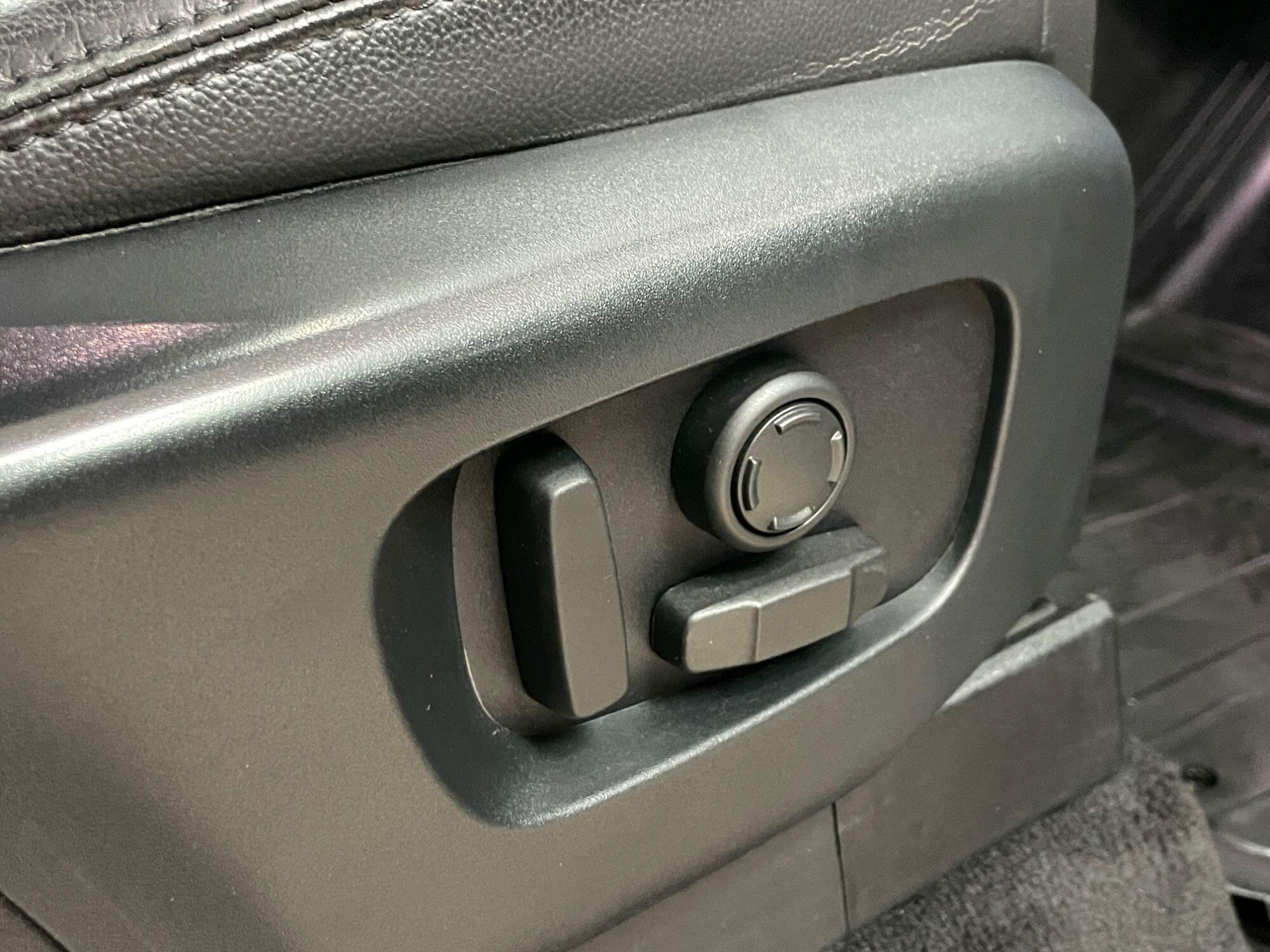 Land Rover Discovery - Image 26