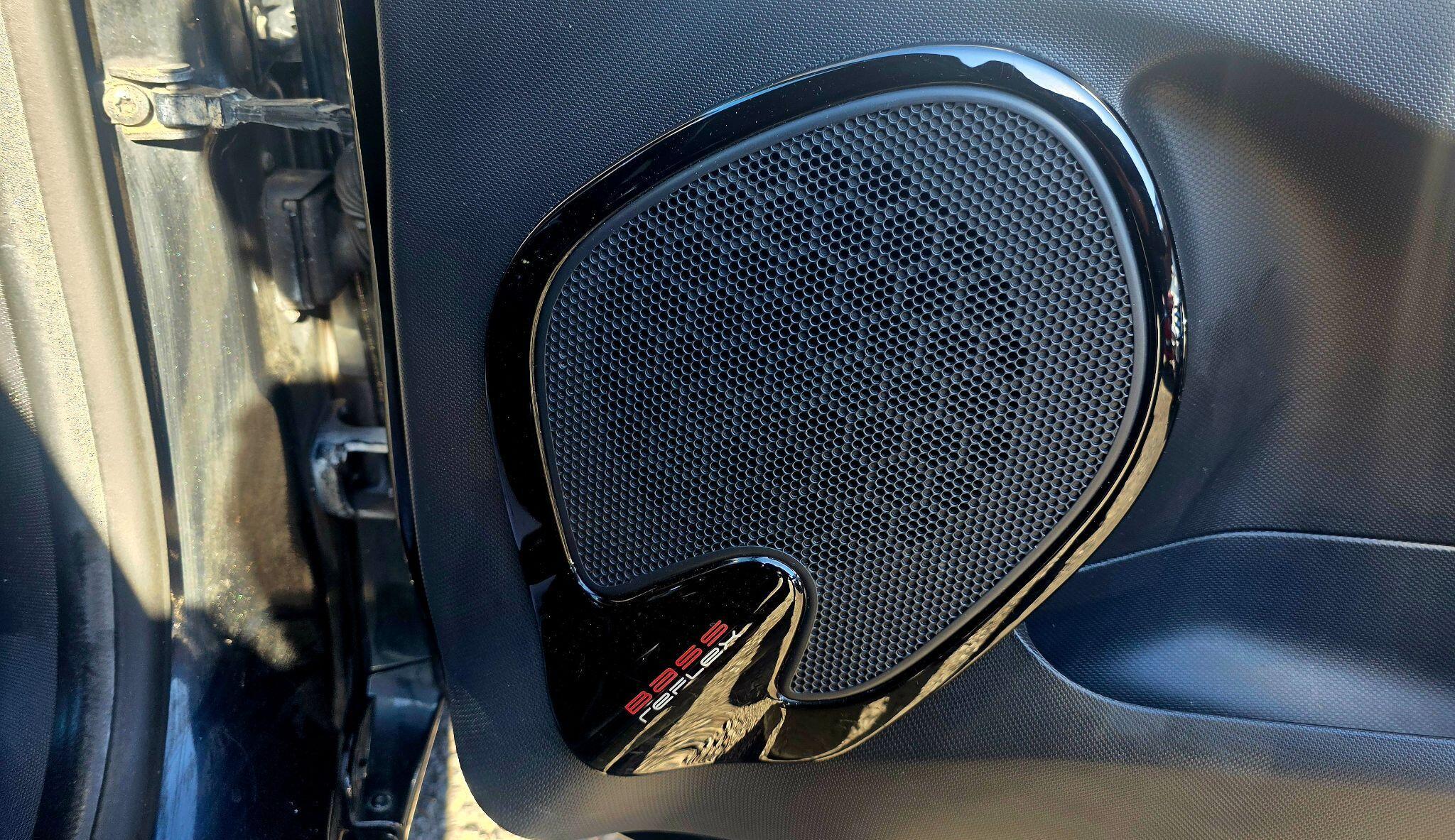 Renault Clio - Image 23