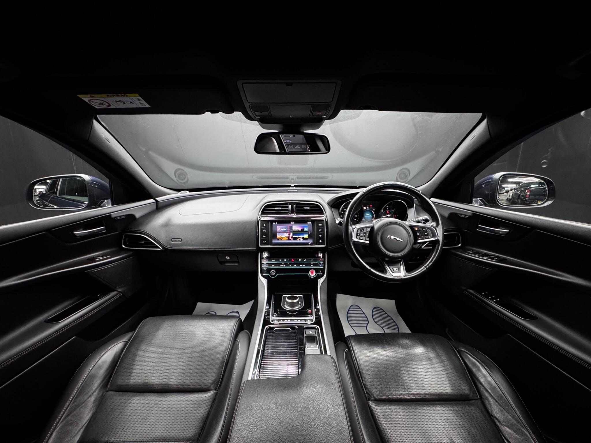 Jaguar XE - Image 17