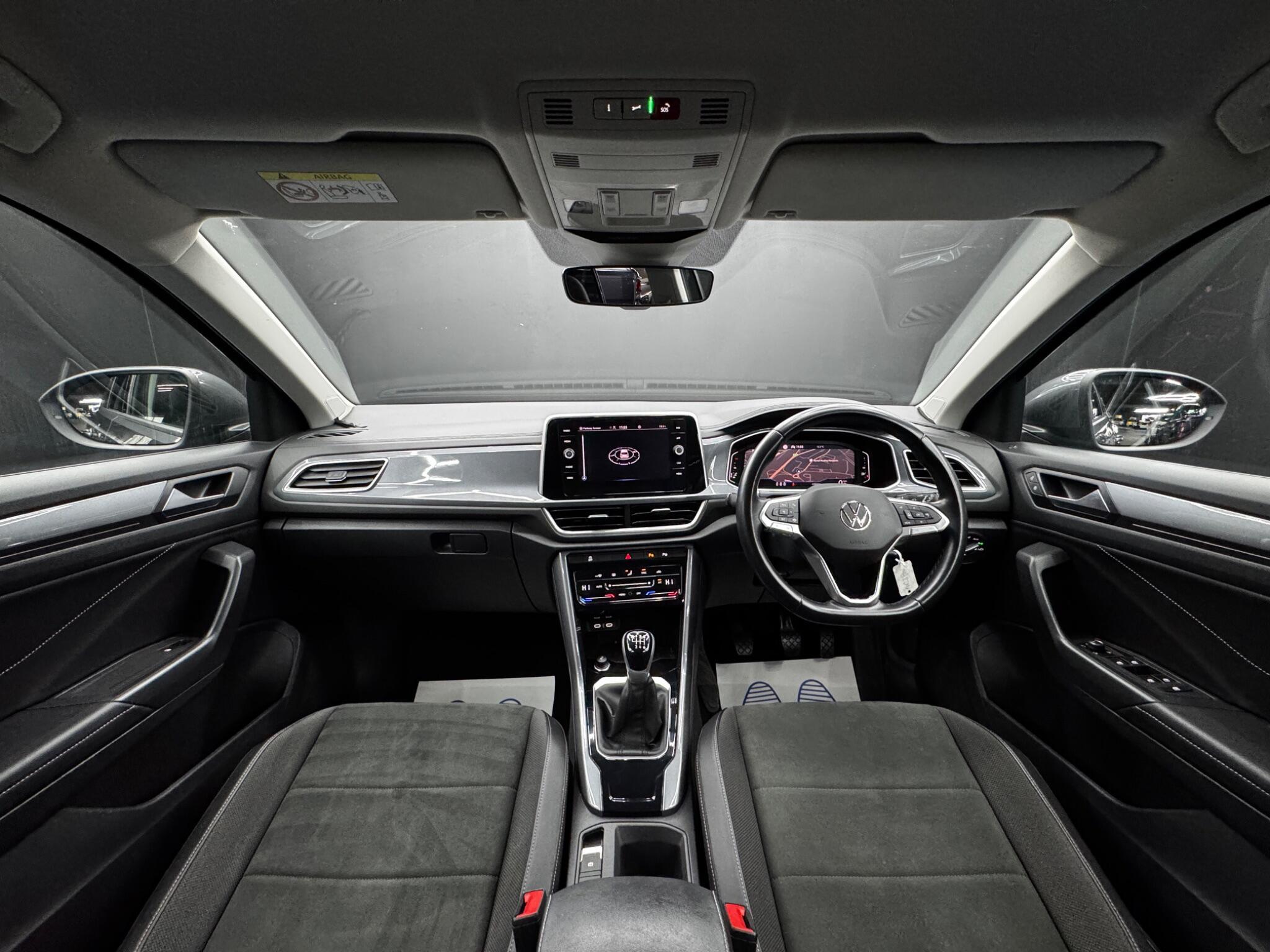 Volkswagen T-Roc - Image 17