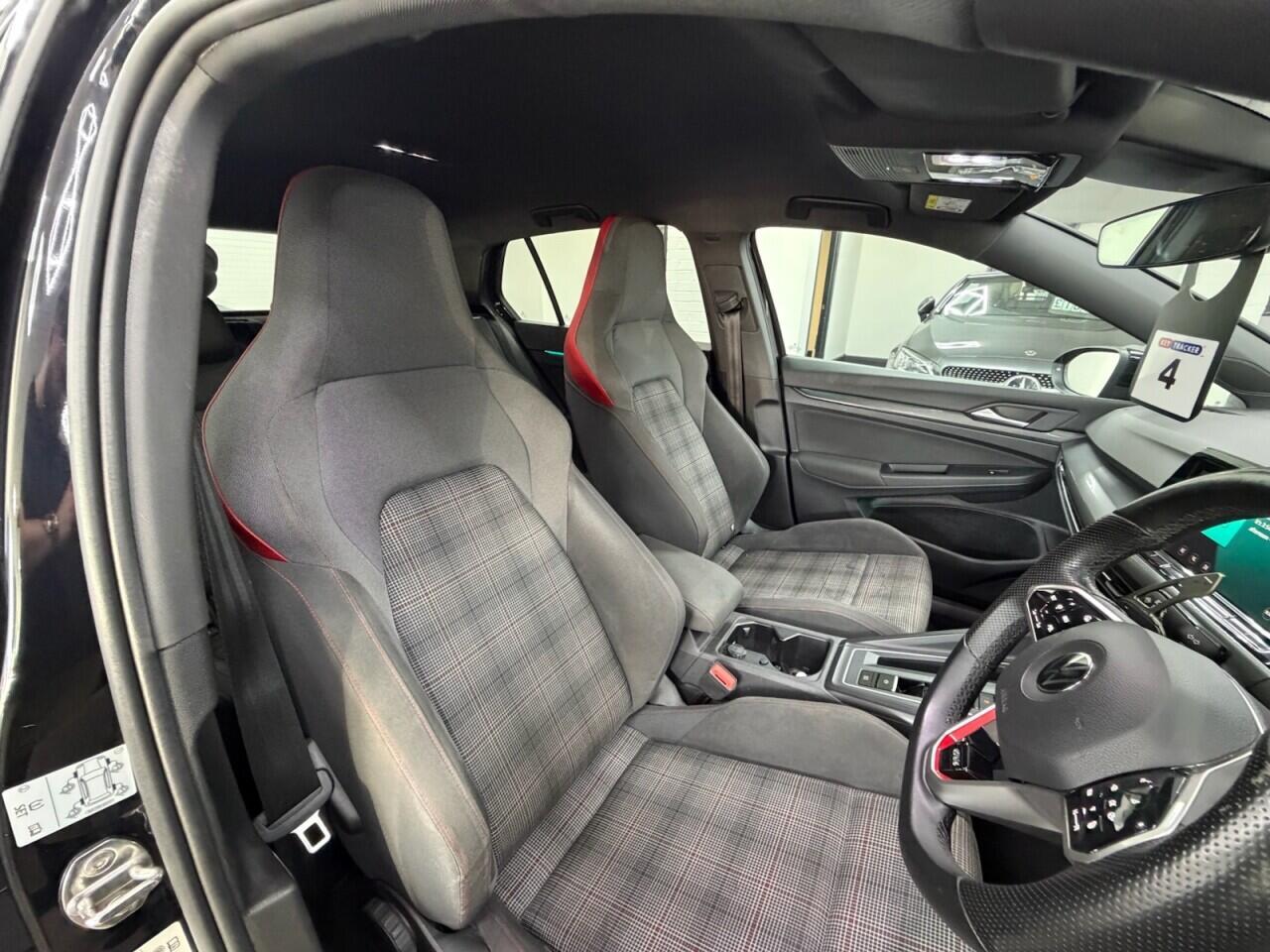 Volkswagen Golf - Image 16