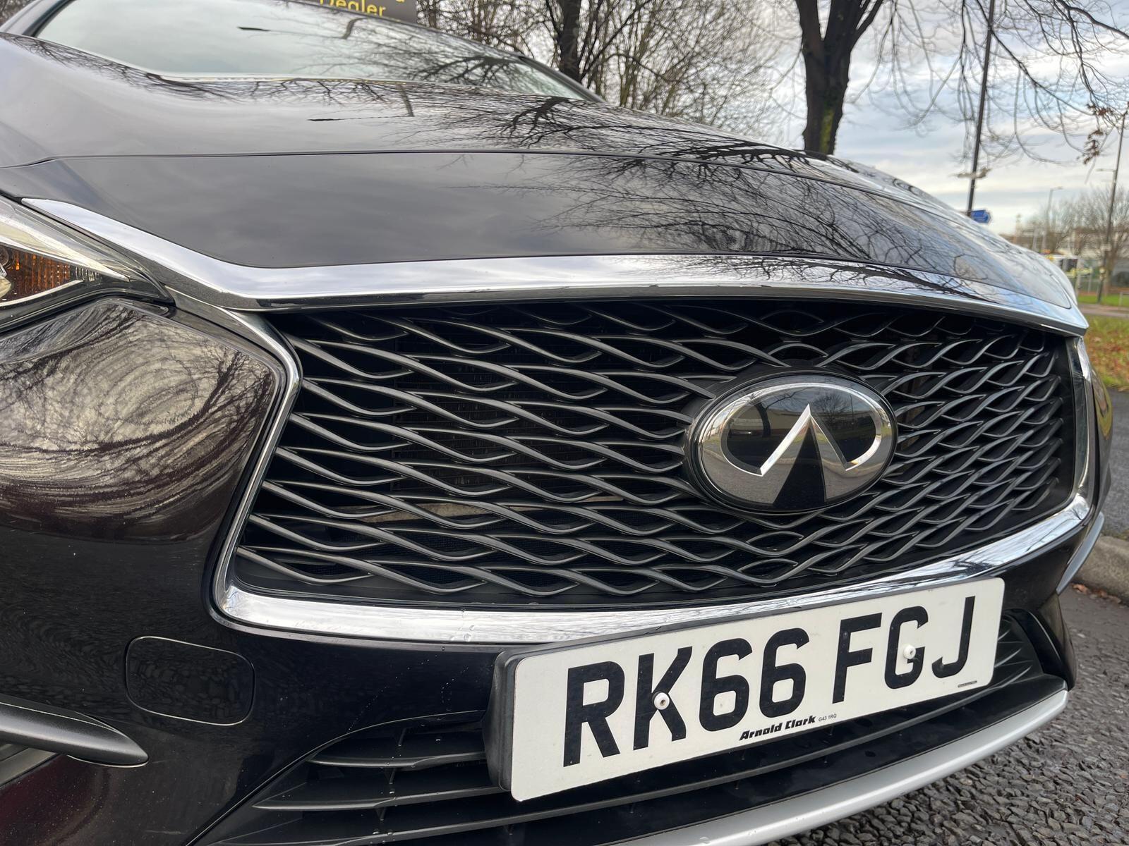 Infiniti Q30 - Image 48