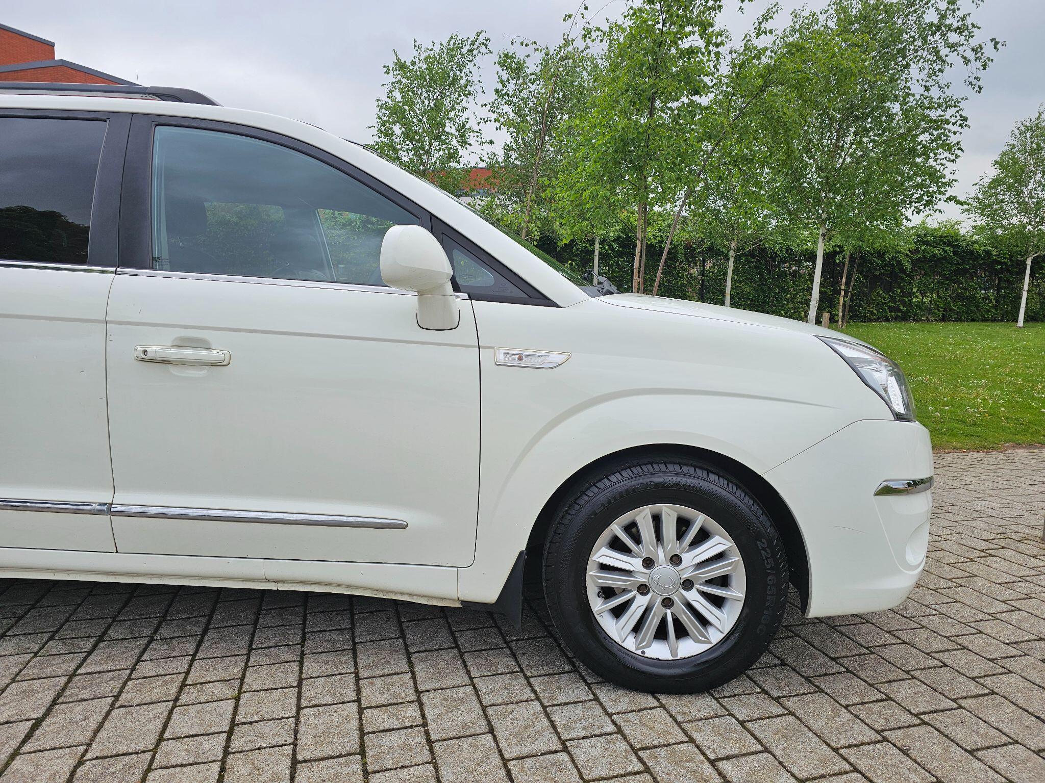 Ssangyong Turismo - Image 5