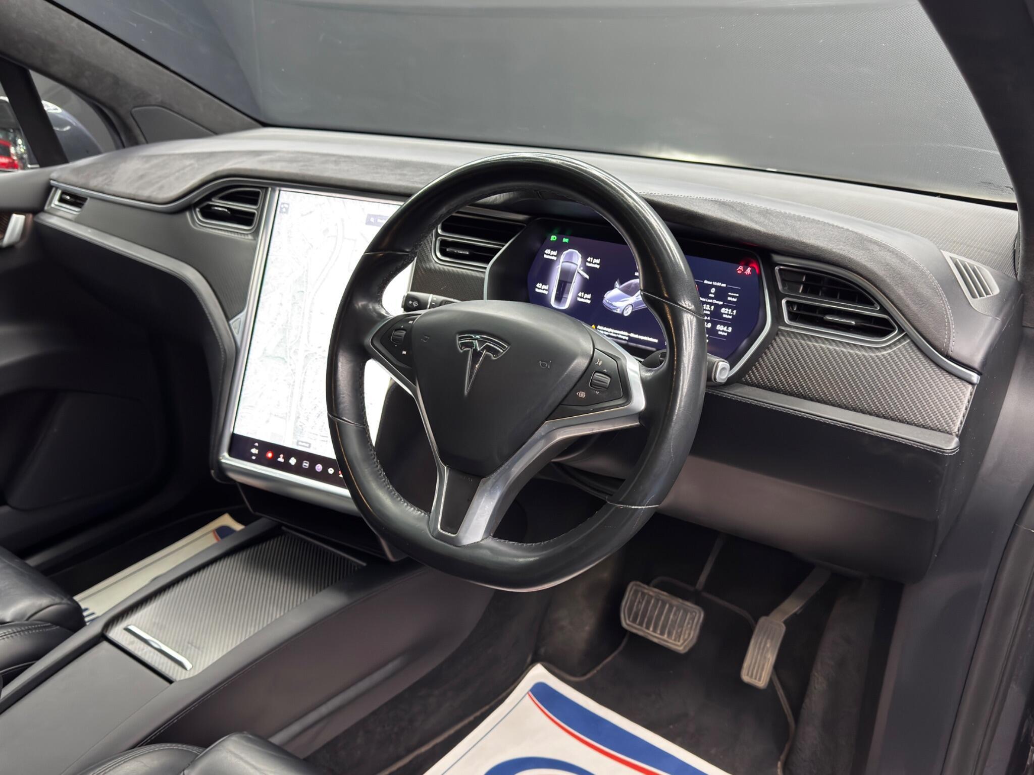Tesla Model X - Image 10