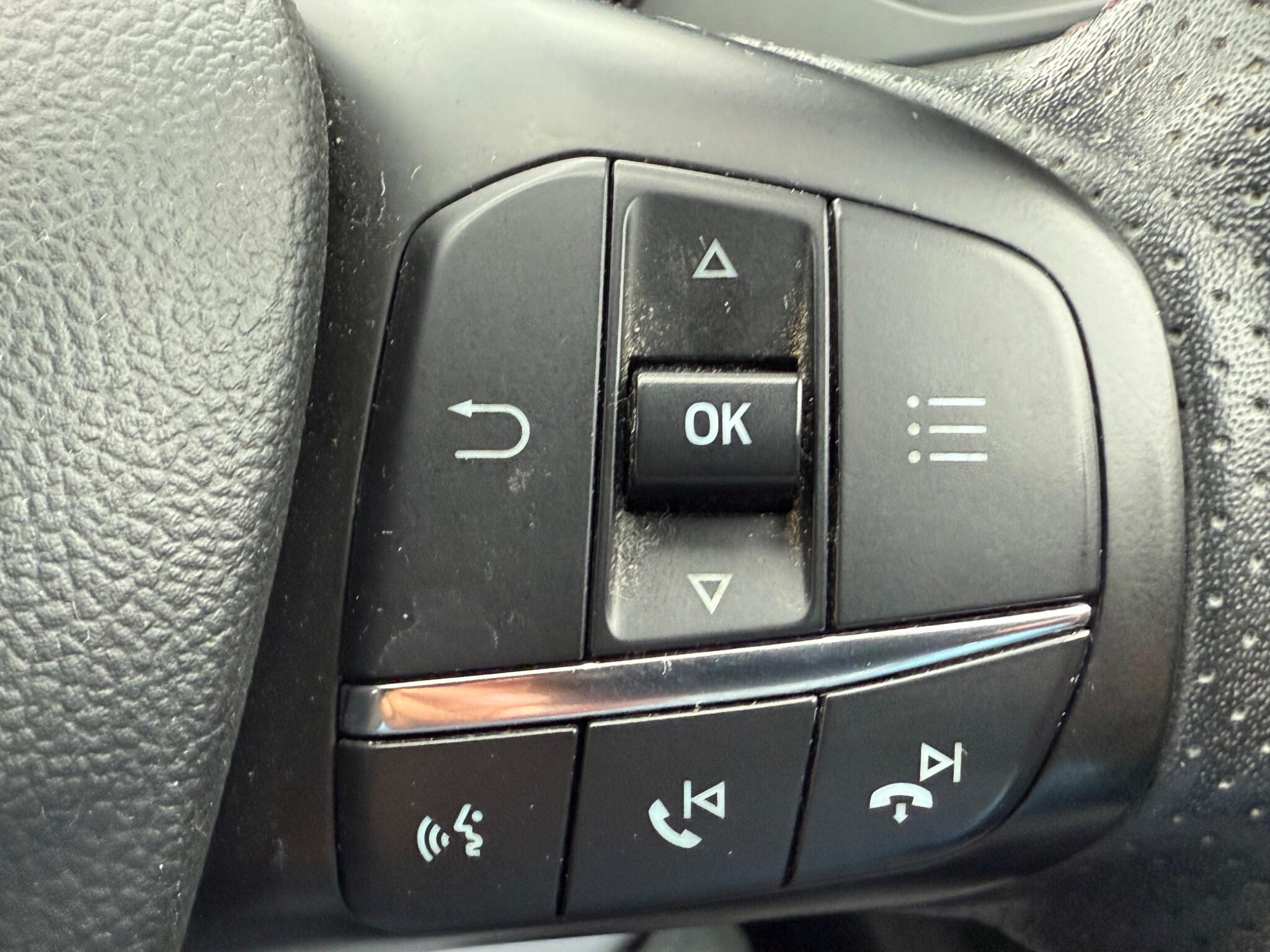 Ford Focus - Image 39