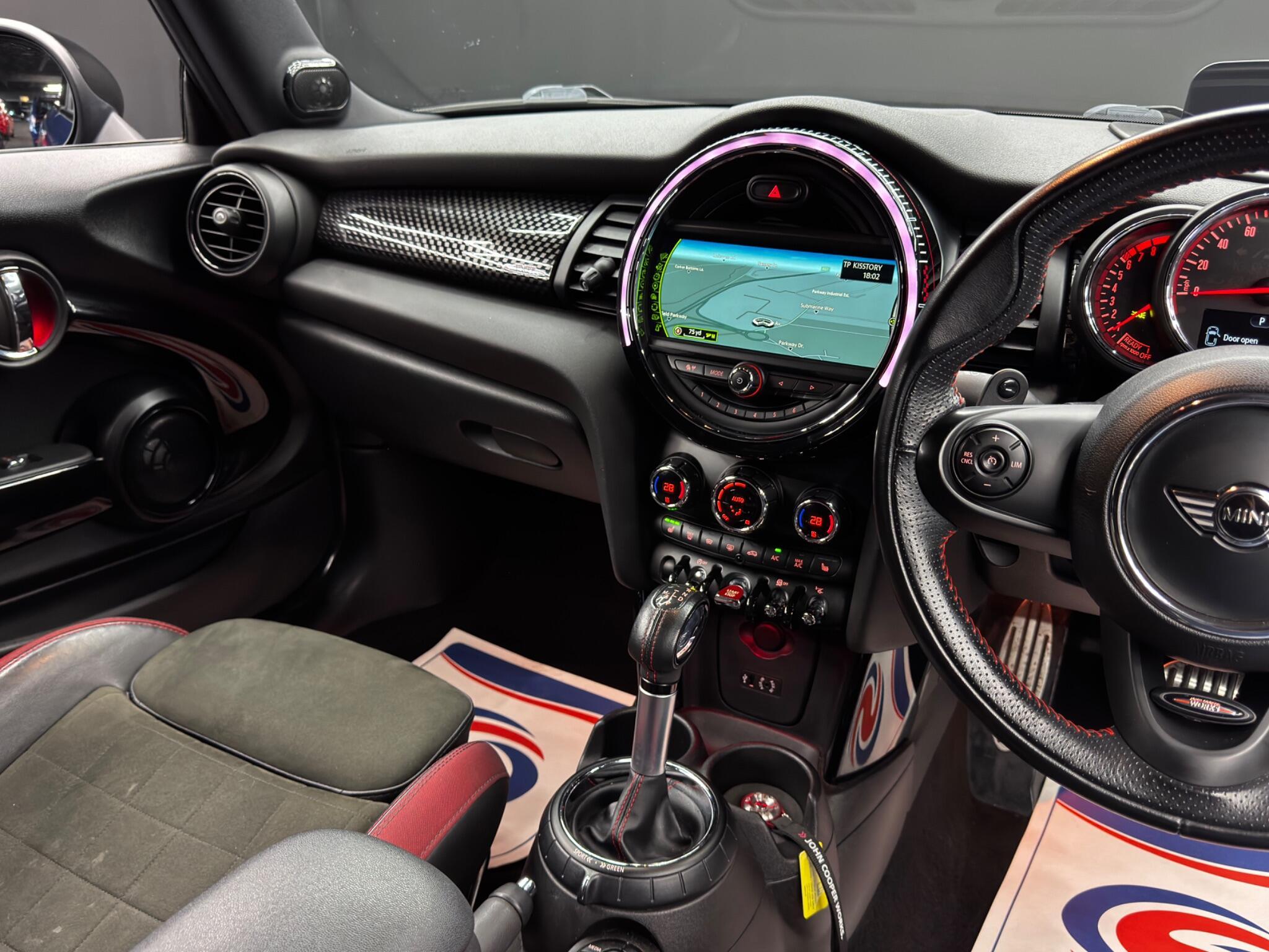 MINI Hatch - Image 22