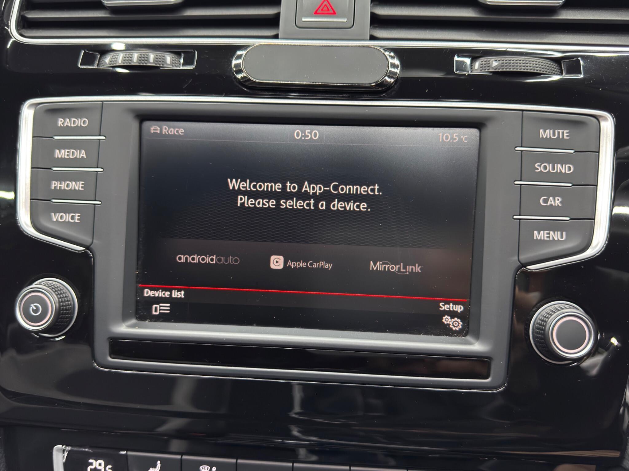 Volkswagen Golf - Image 34