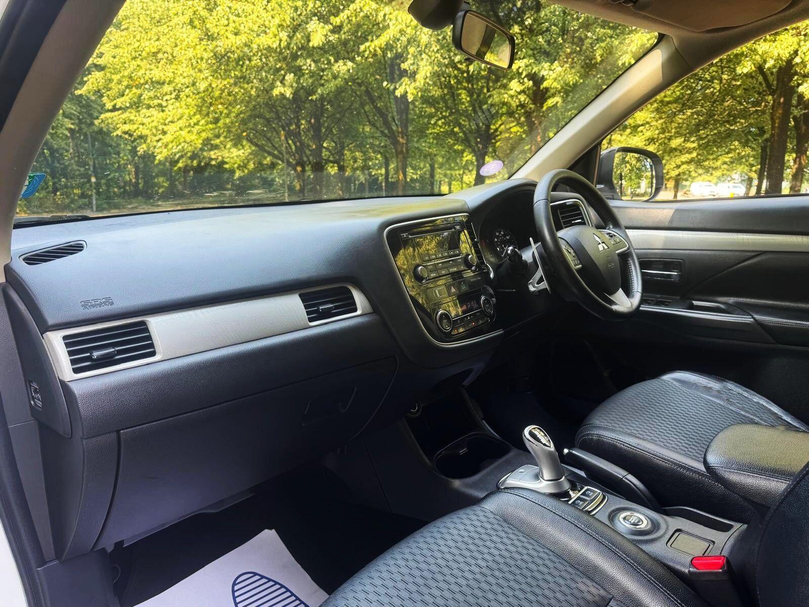 Mitsubishi Outlander - Image 13