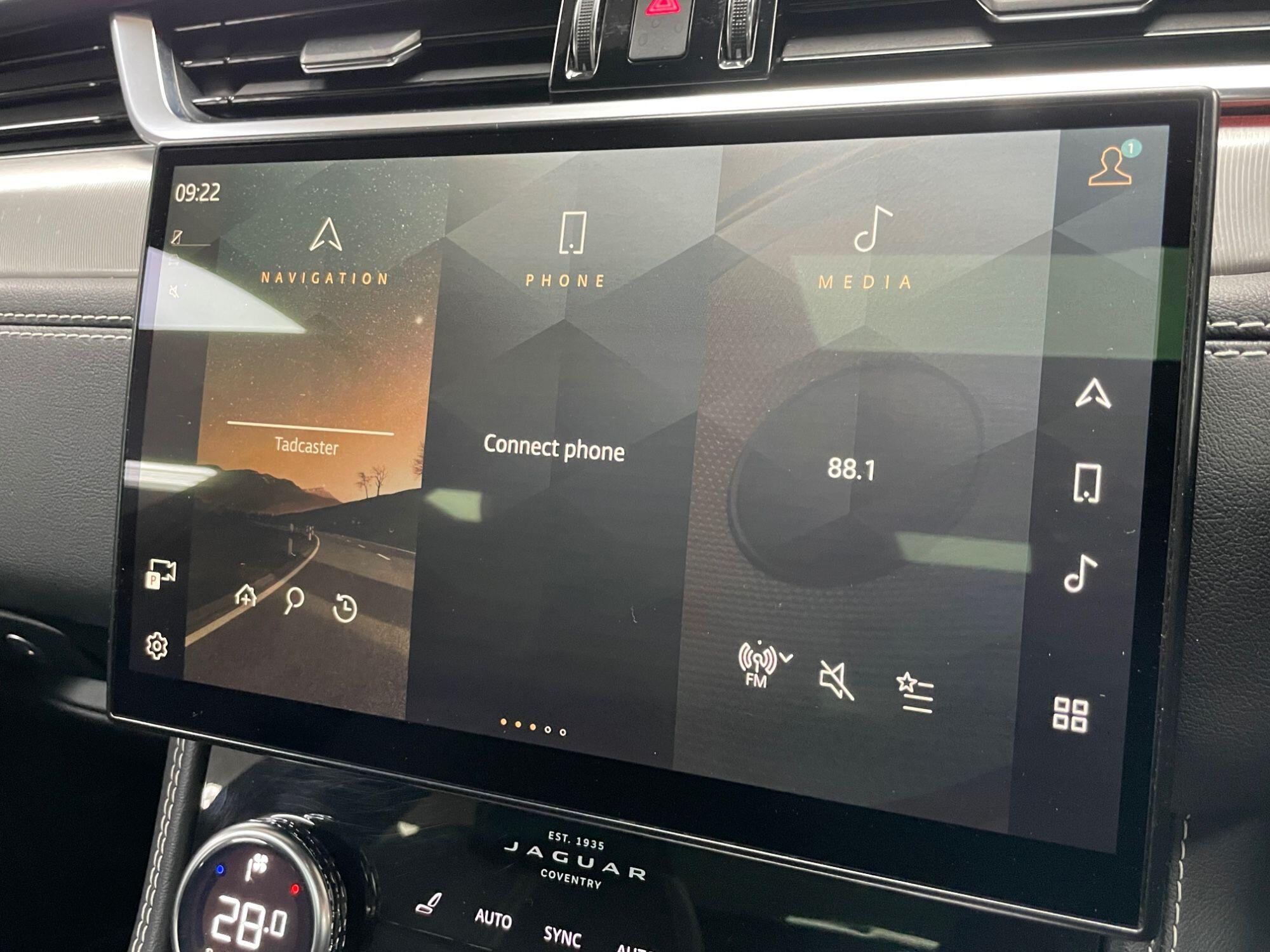 Jaguar F-Pace - Image 40