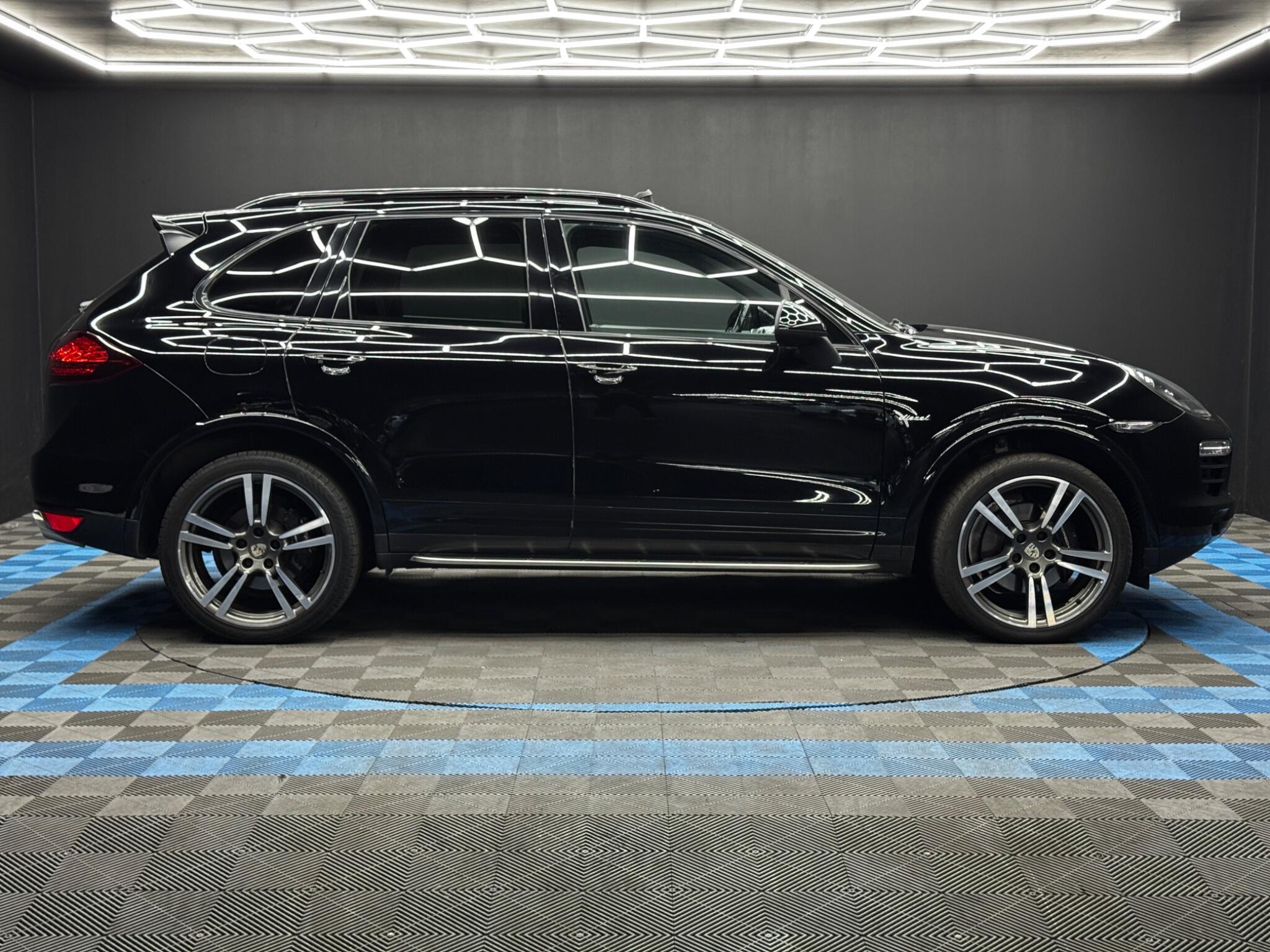 Porsche Cayenne - Image 4