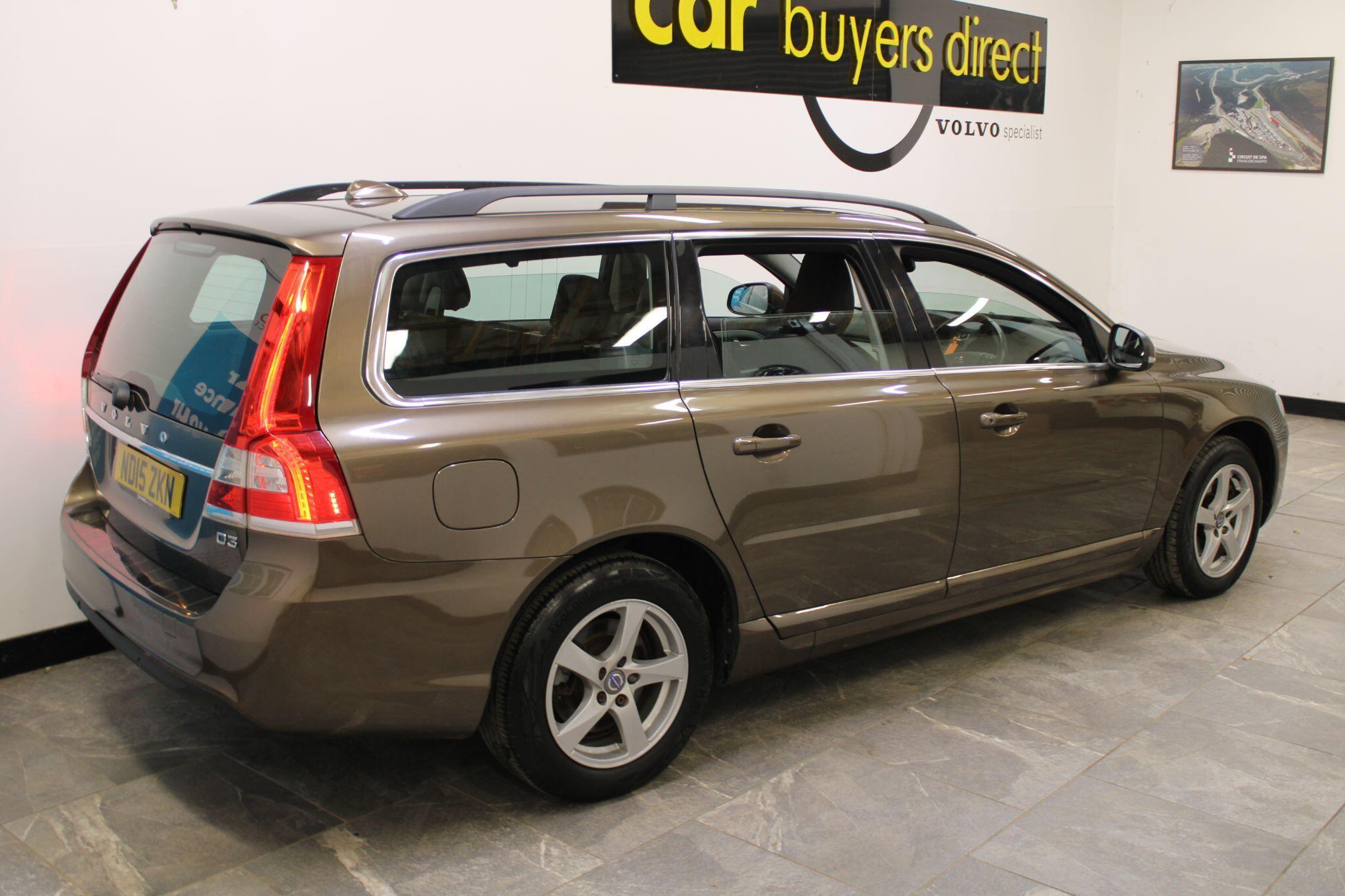 Volvo V70 - Image 2