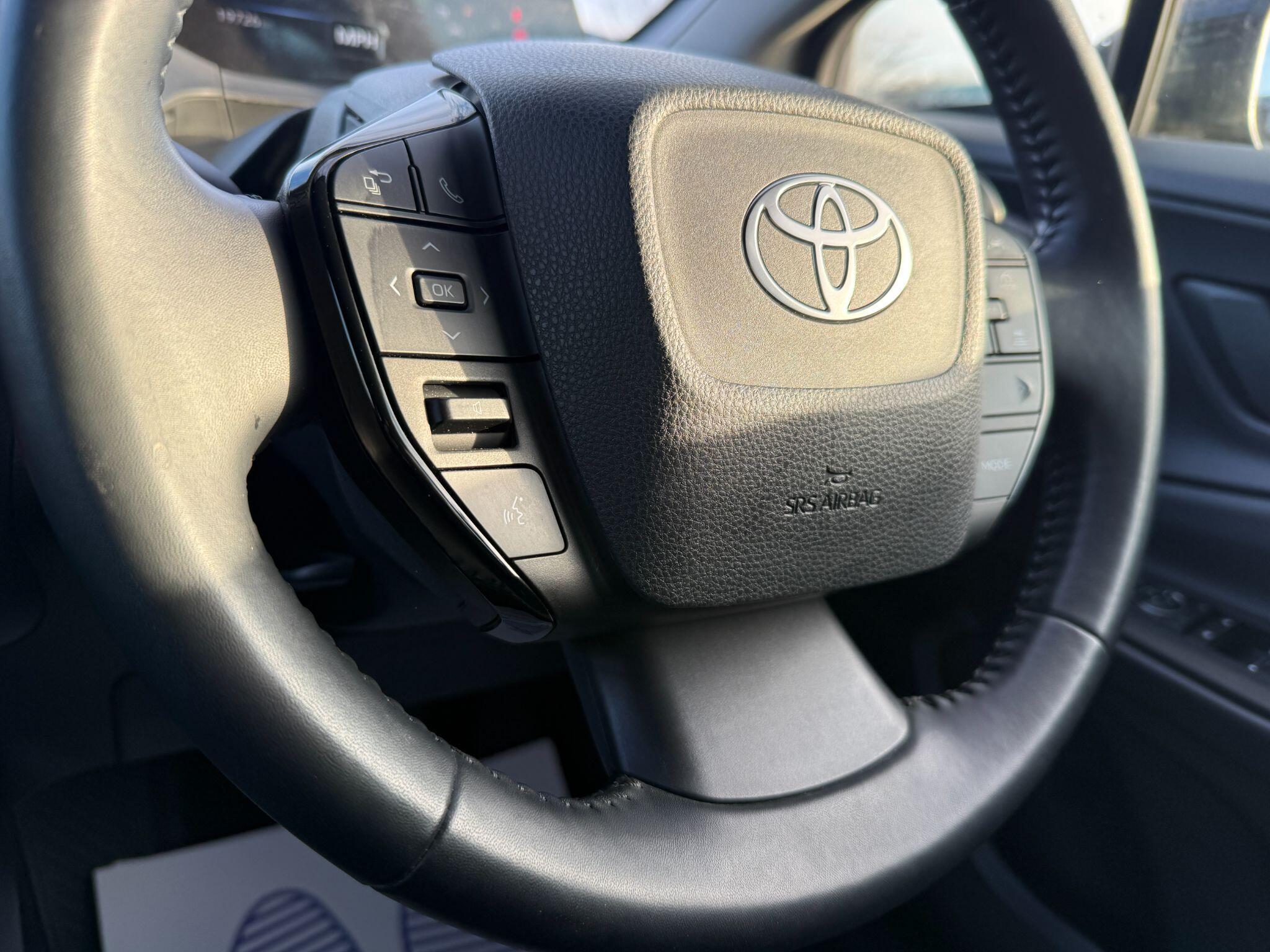 Toyota Prius - Image 39