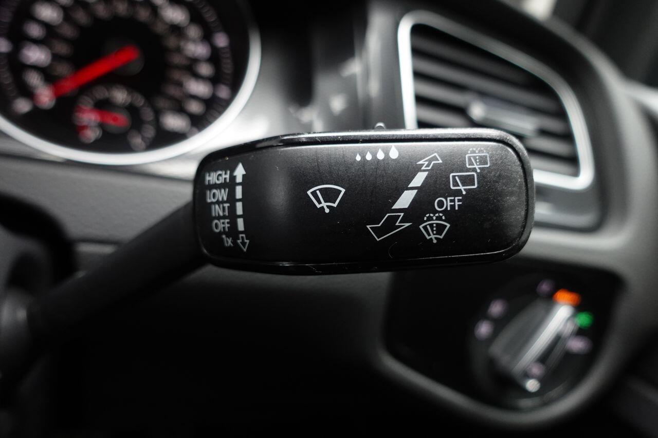 Volkswagen Golf - Image 41