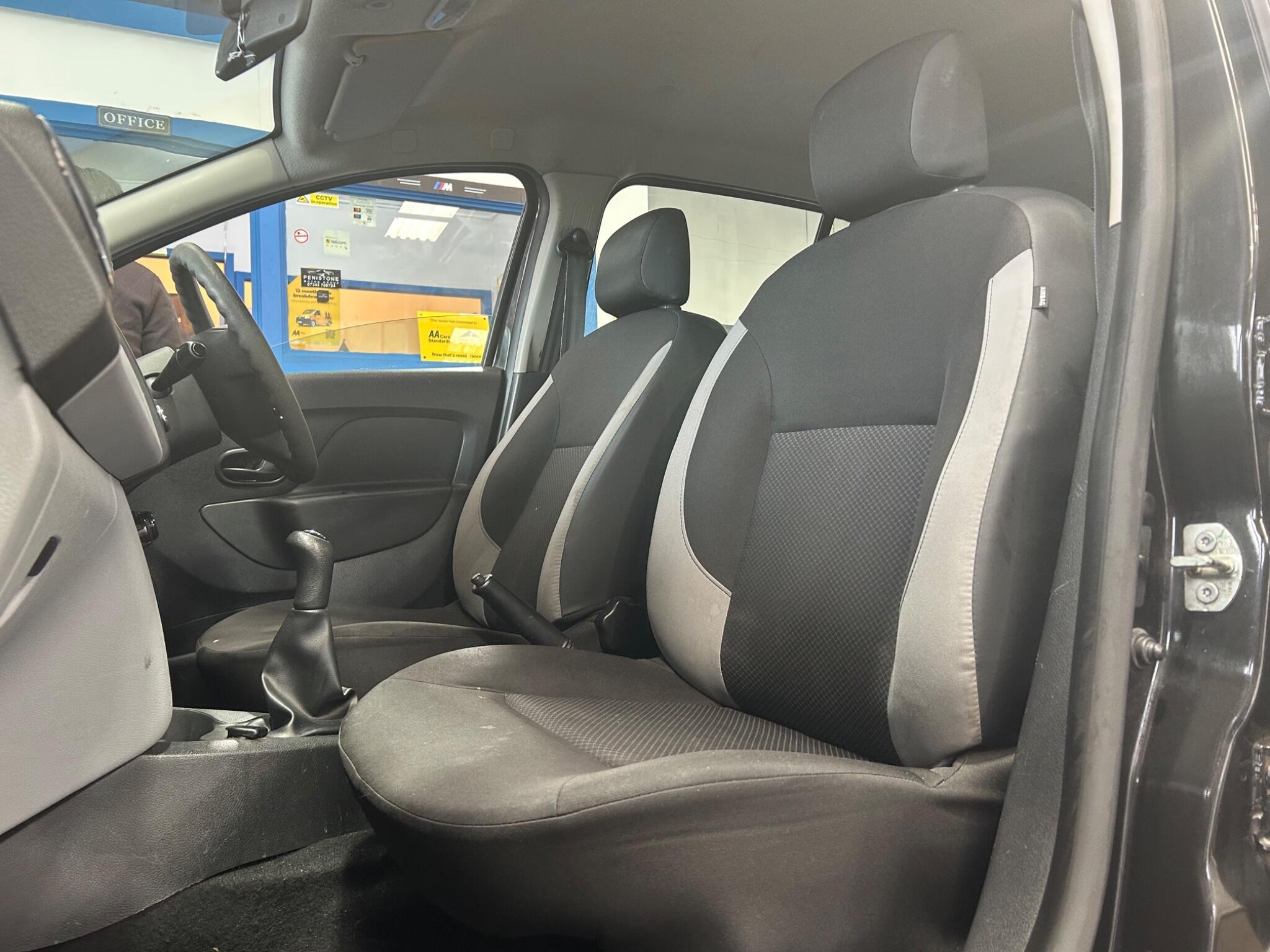 Dacia Sandero - Image 10