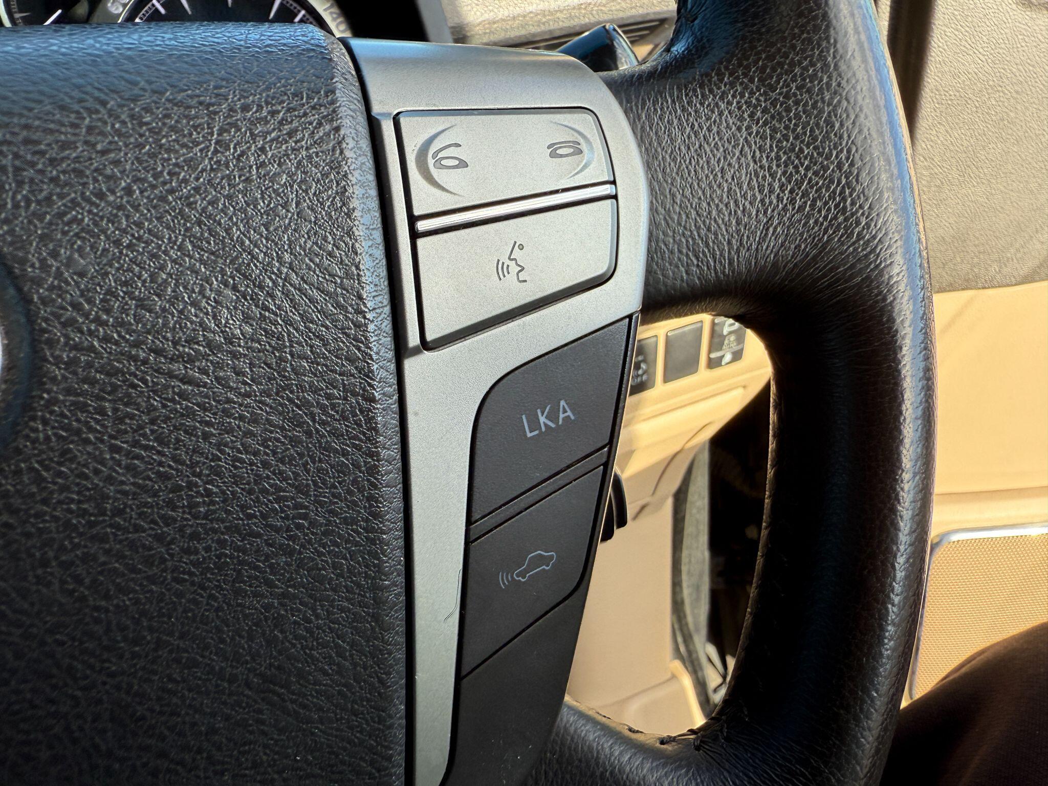 Toyota Alphard - Image 55