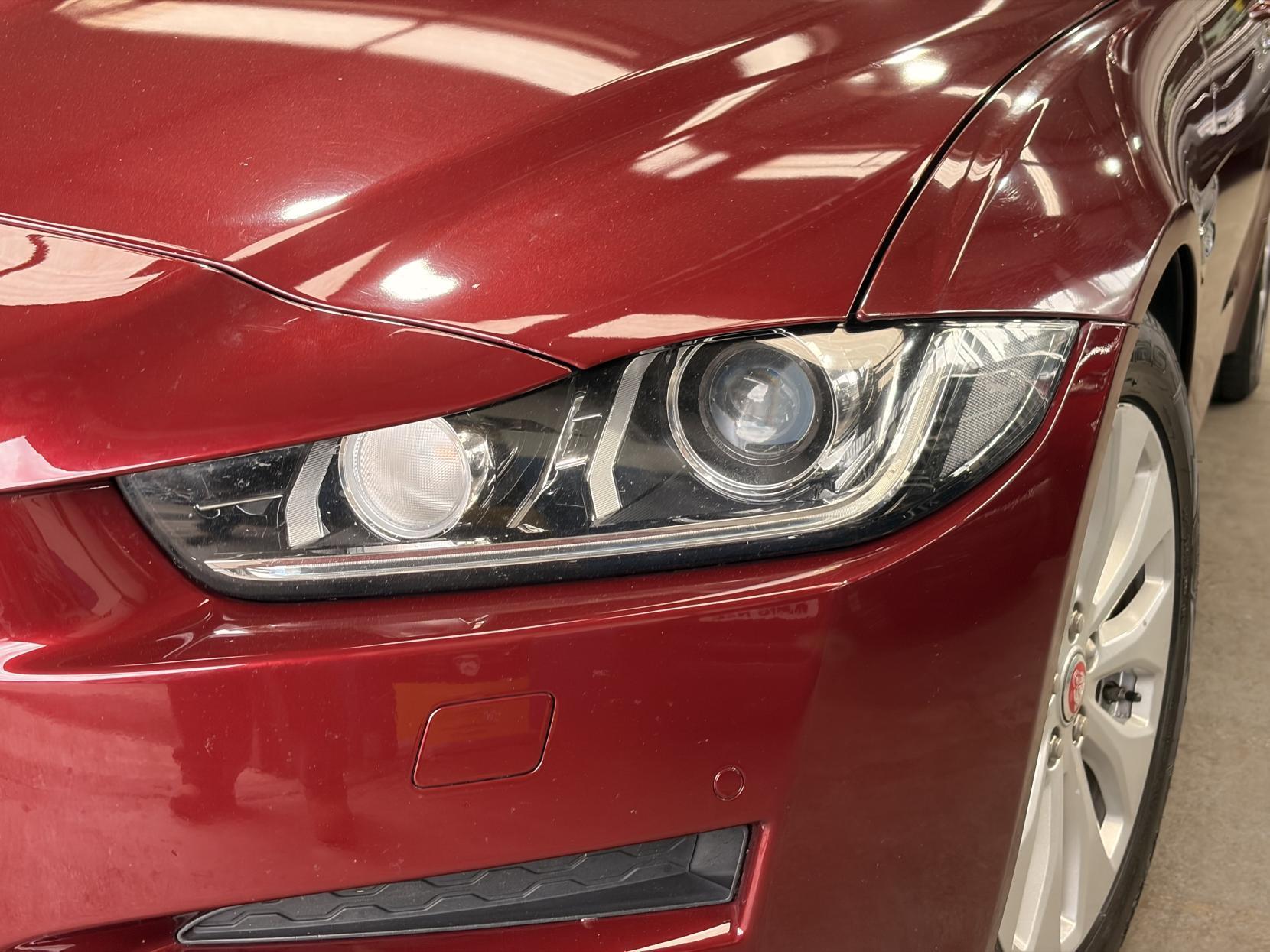 Jaguar XE - Image 10
