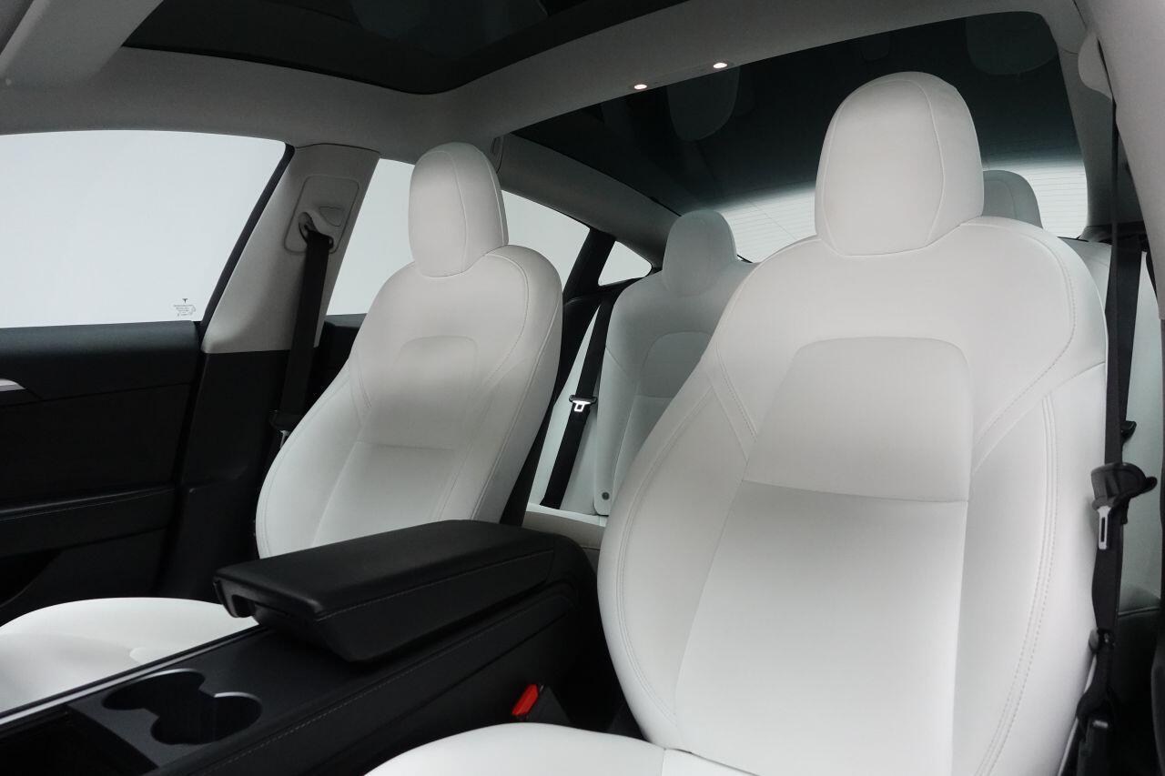 Tesla Model 3 - Image 18