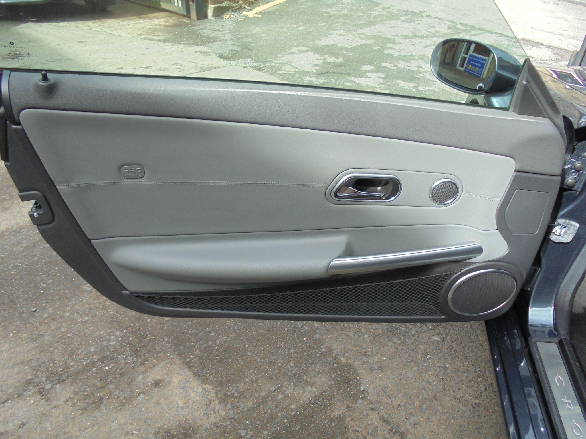 Chrysler Crossfire - Image 20