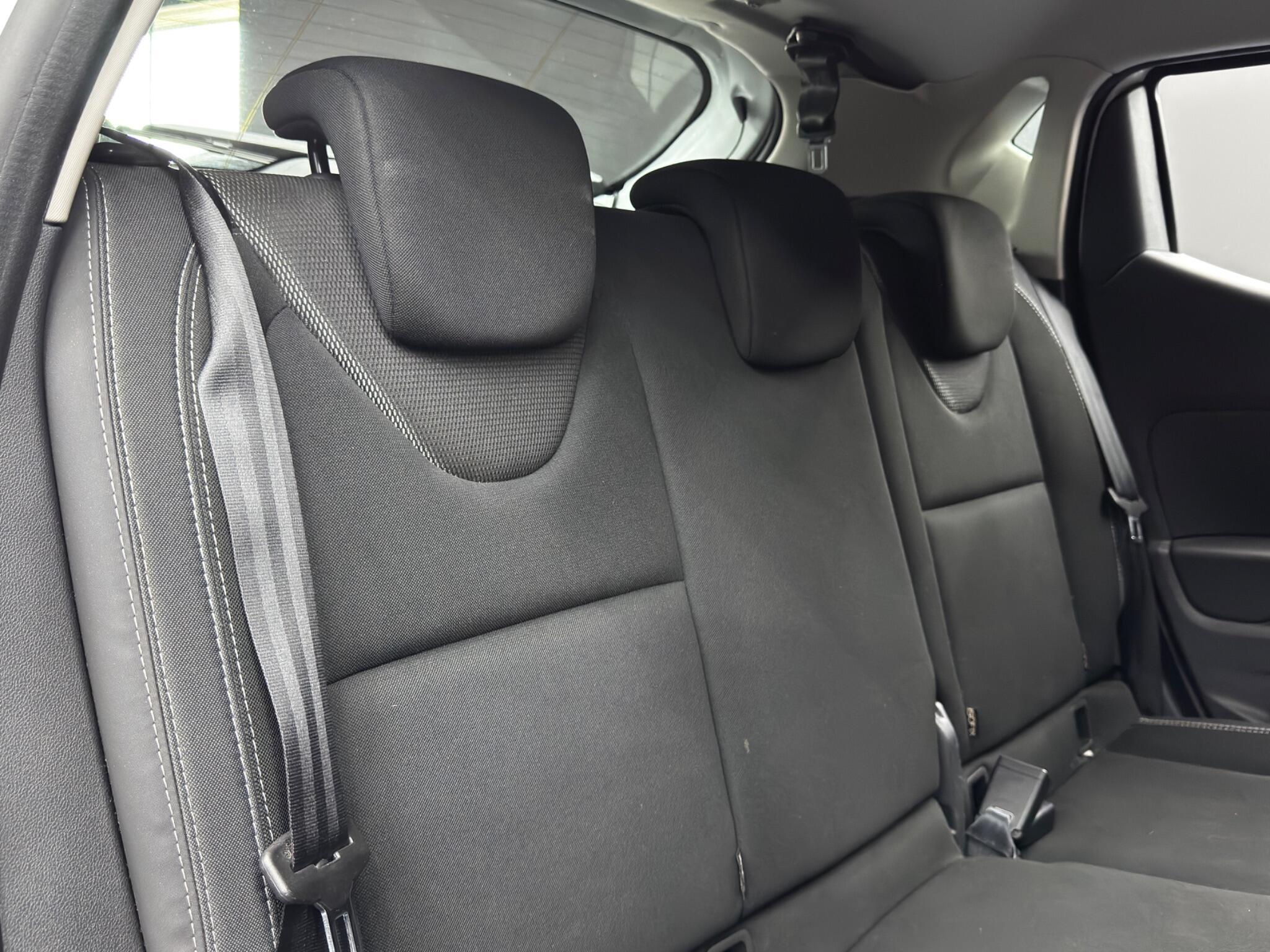 Renault Clio - Image 15