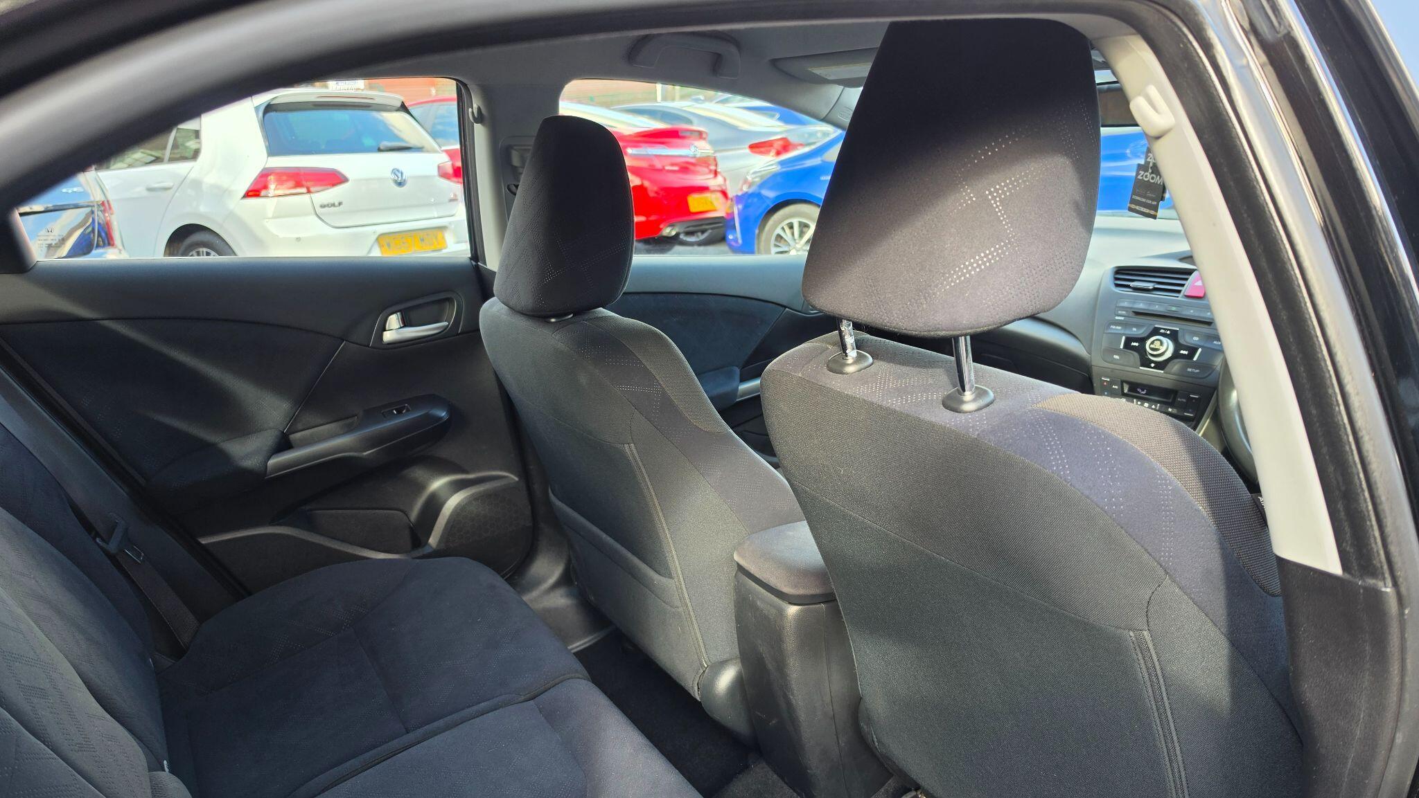 Honda Civic - Image 18