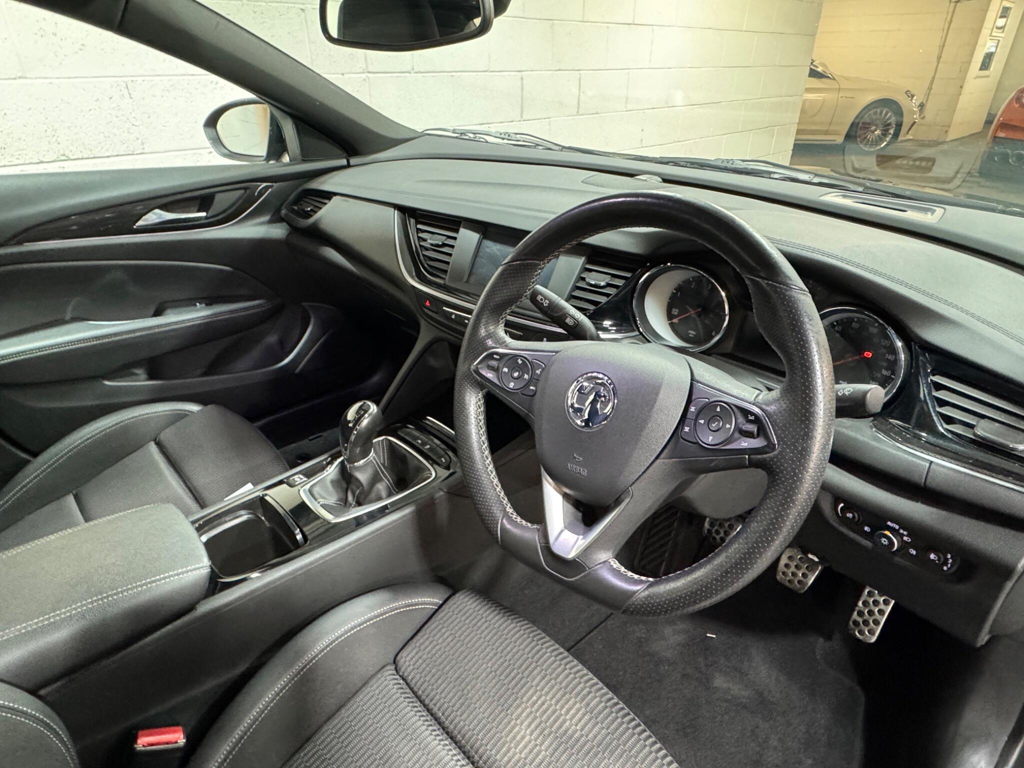 Vauxhall Insignia - Image 9