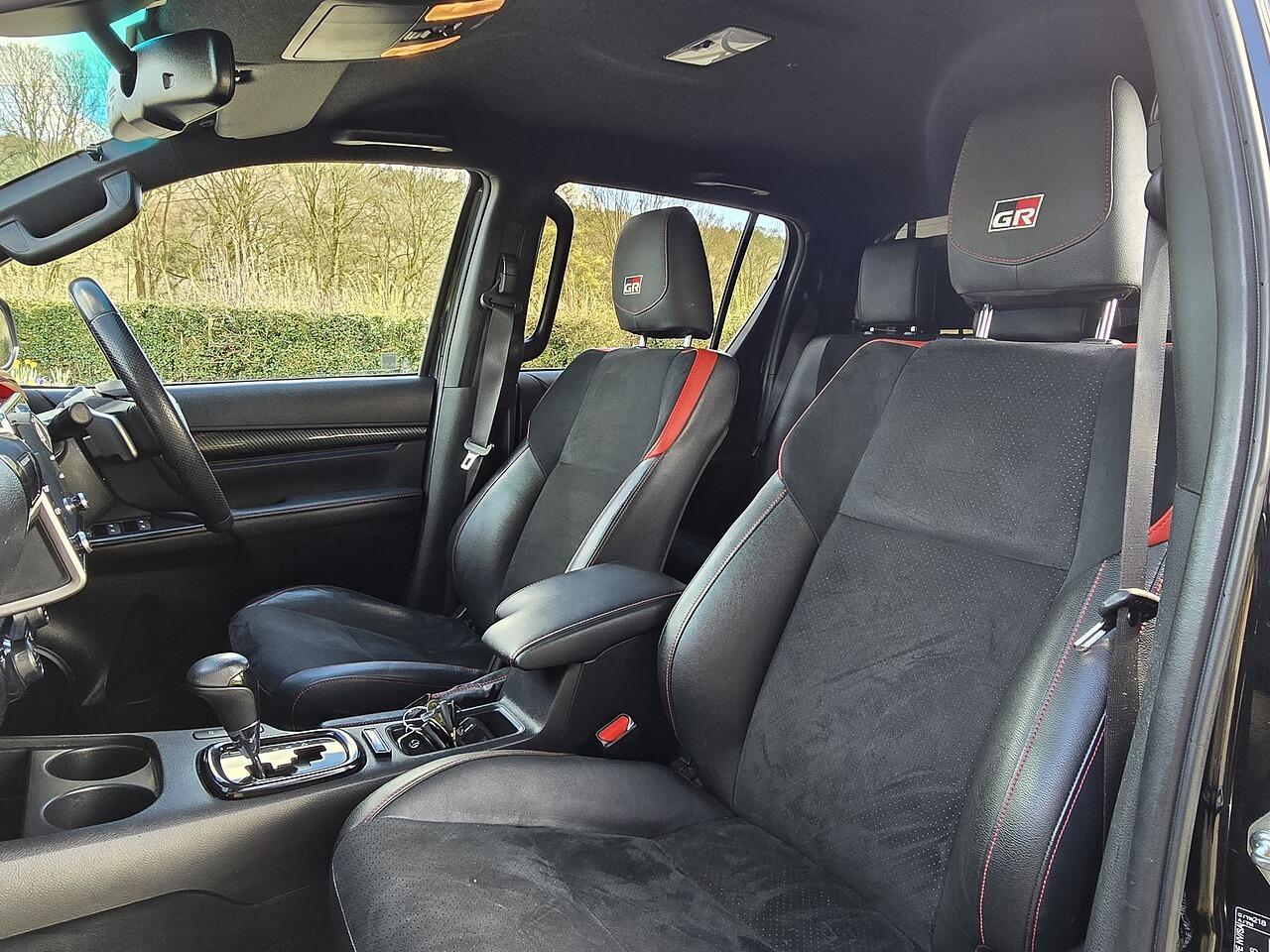 Toyota Hilux - Image 12