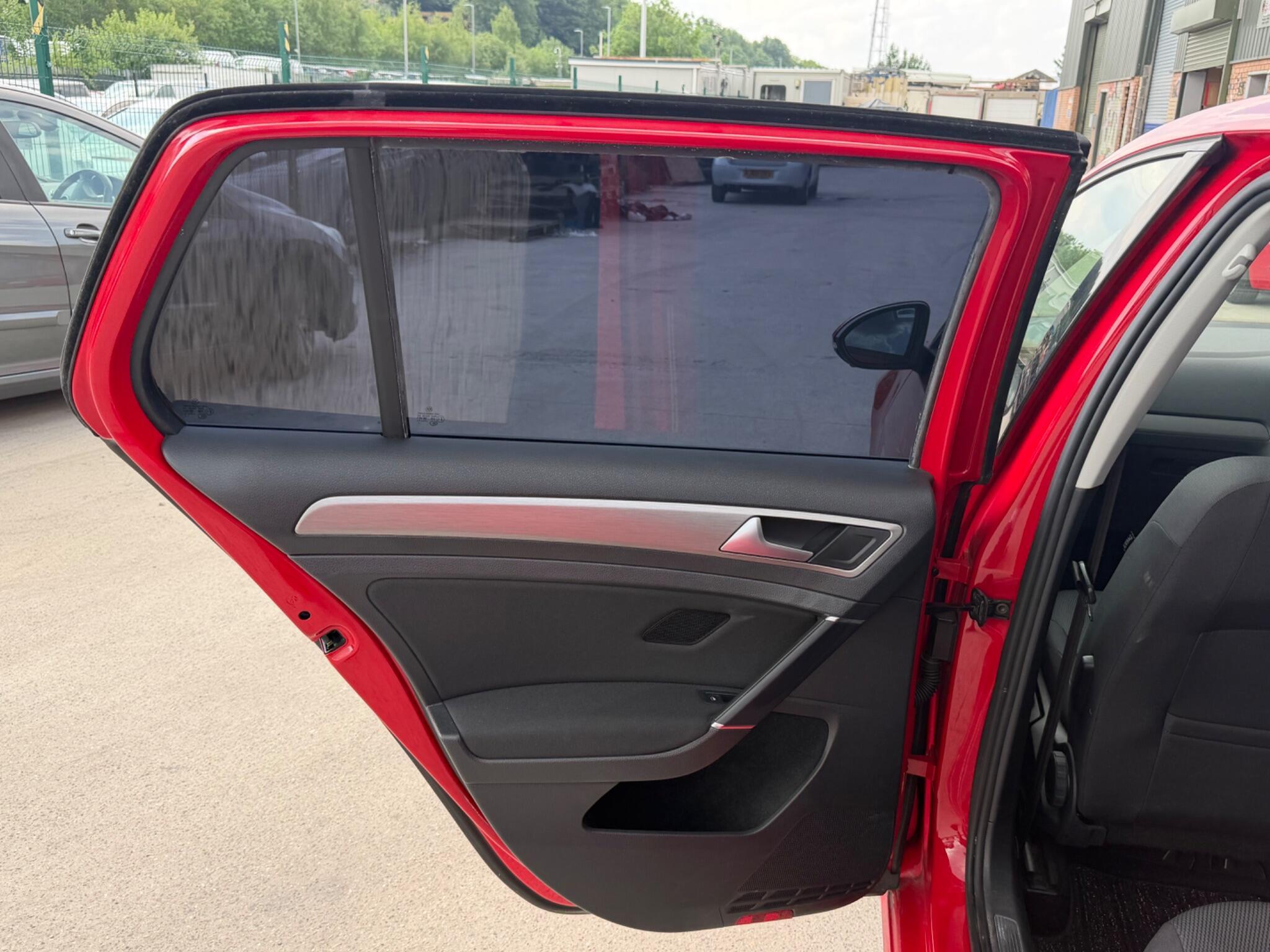Volkswagen Golf - Image 15