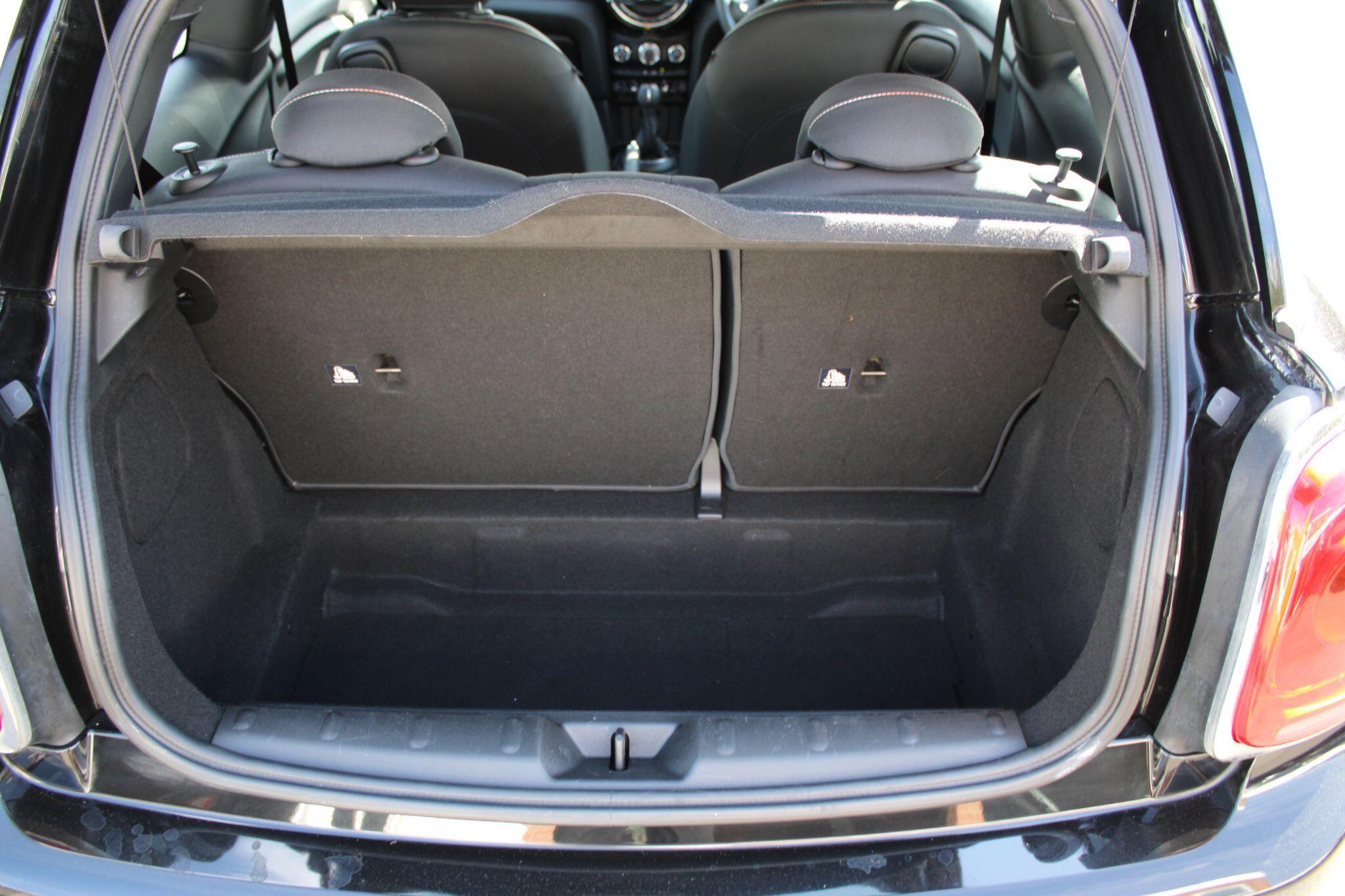 MINI Hatch - Image 17