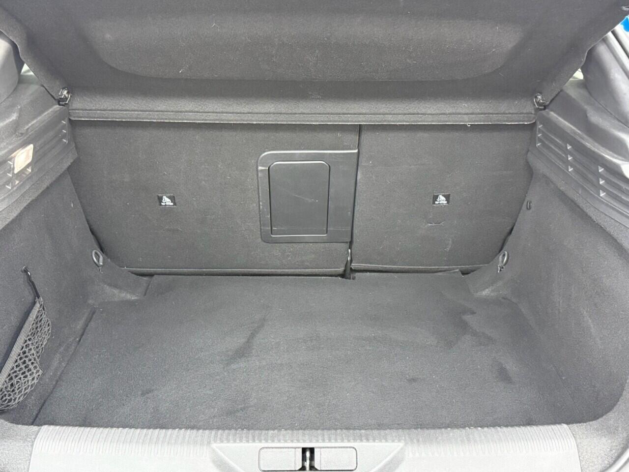 Peugeot 308 - Image 13