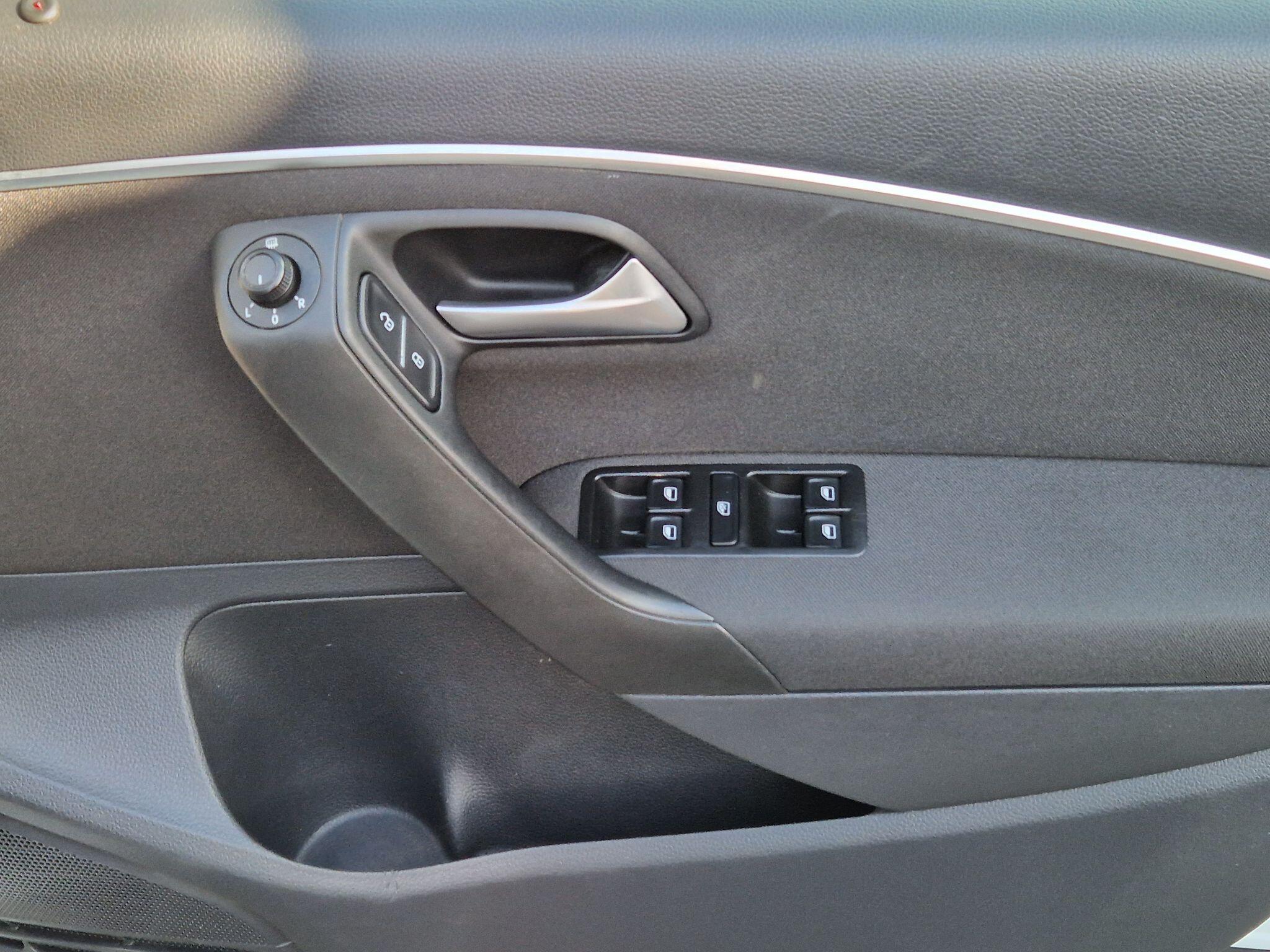 Volkswagen Polo - Image 31