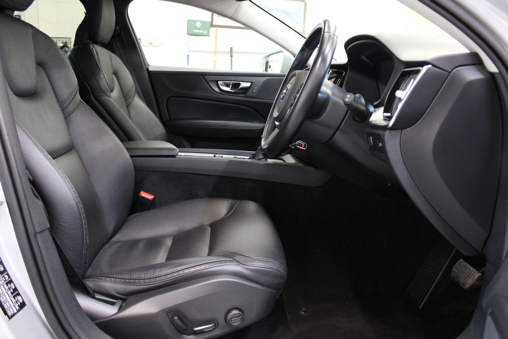 Volvo V60 CROSS COUNTRY - Image 50