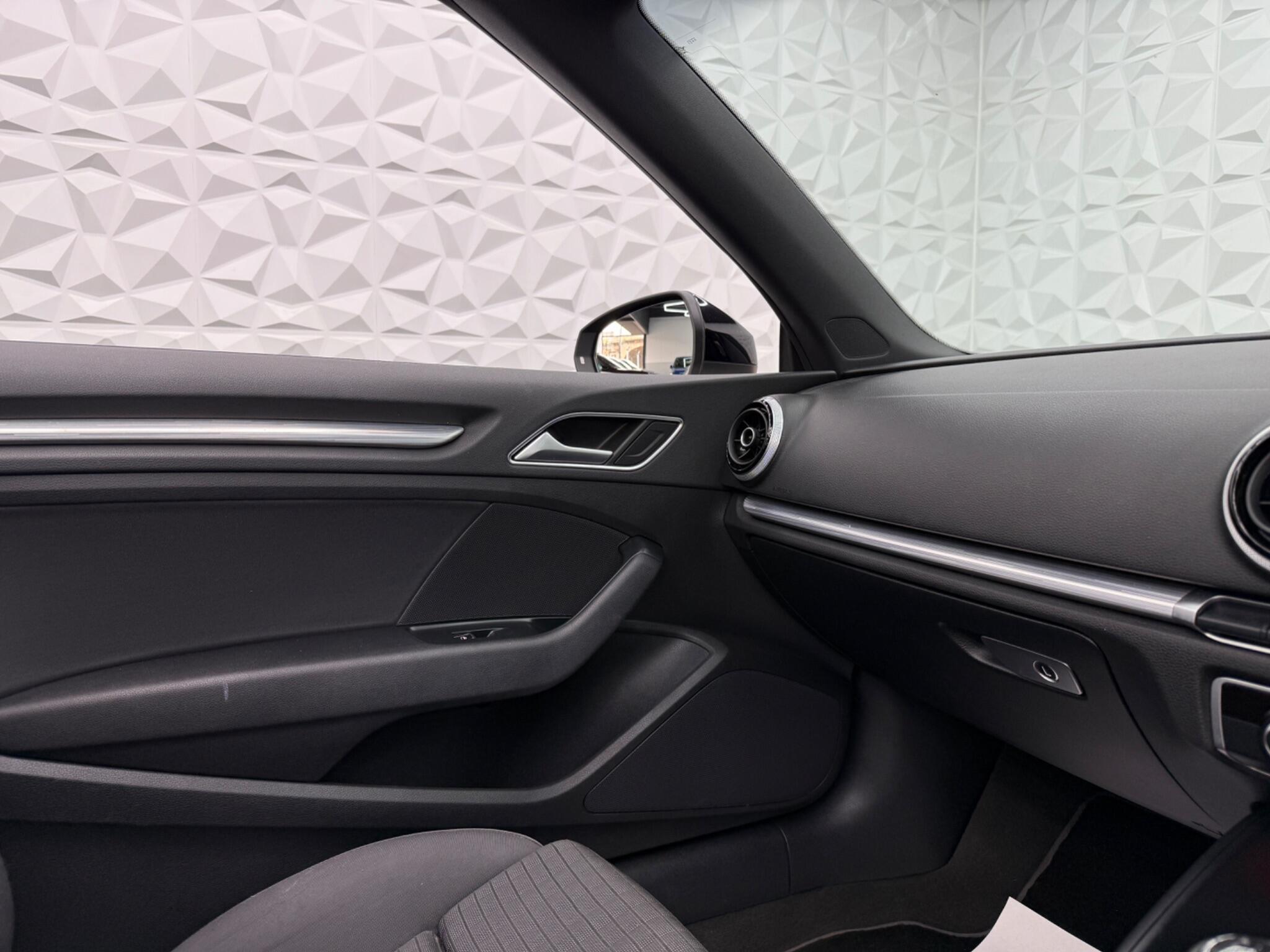 Audi A3 CABRIOLET - Image 19