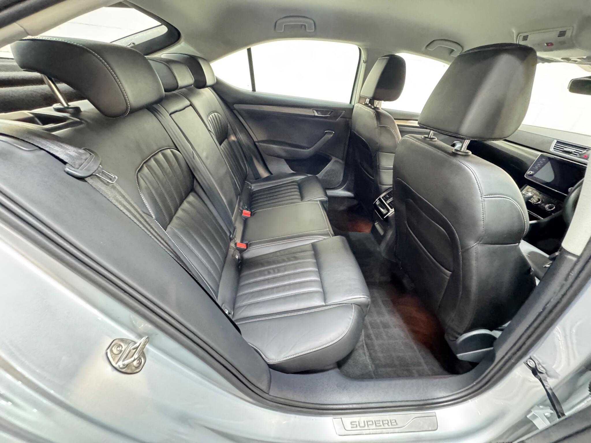 Skoda Superb - Image 12