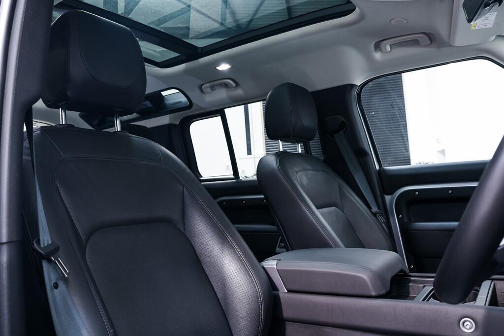 Land Rover Defender 110 - Image 16