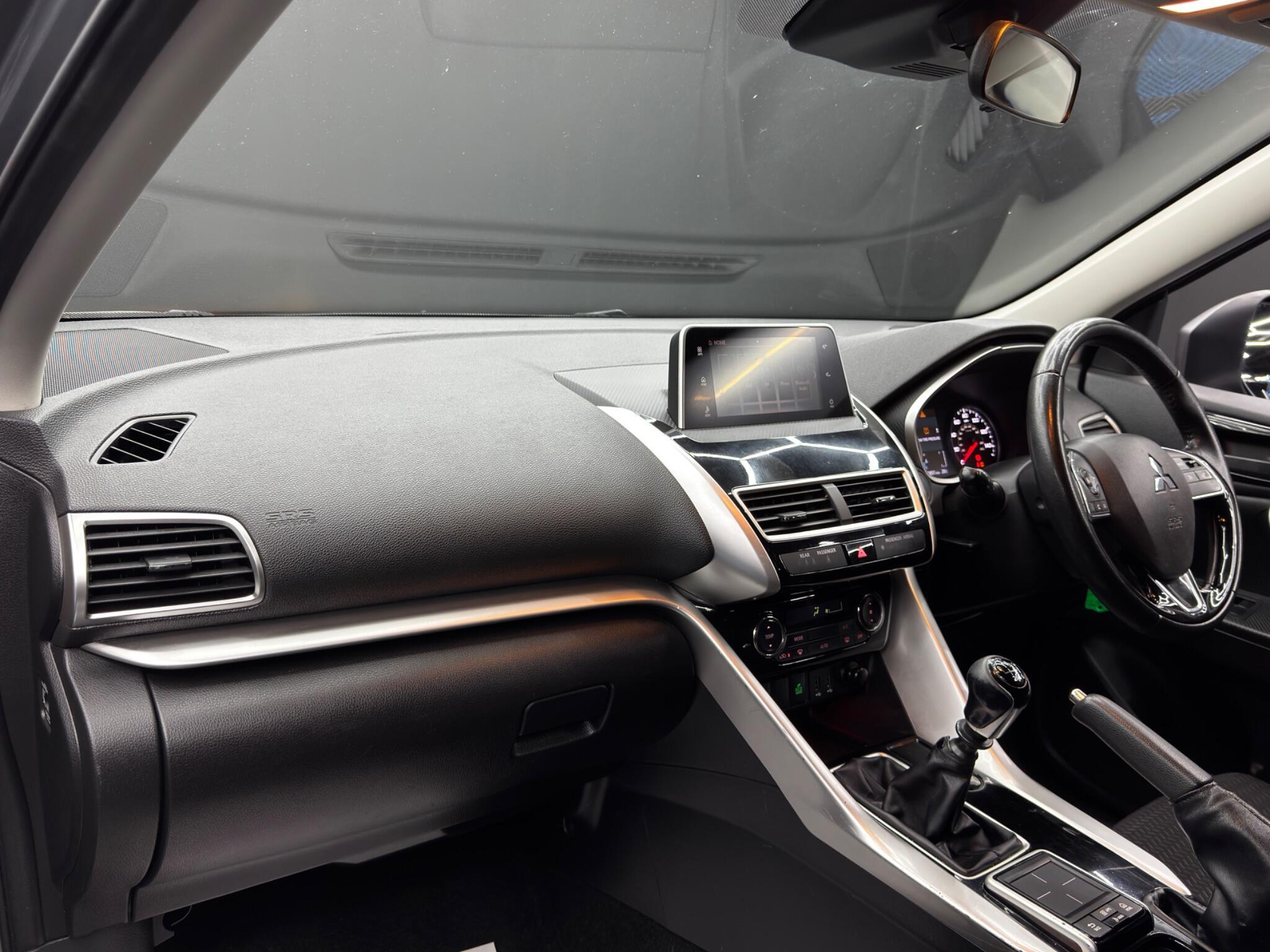 Mitsubishi Eclipse Cross - Image 11