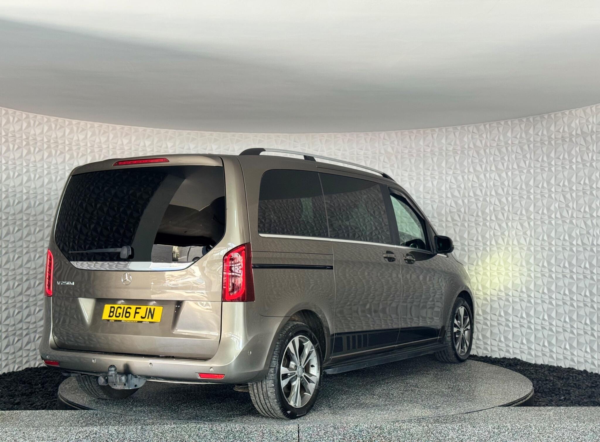 Mercedes V Class - Image 14